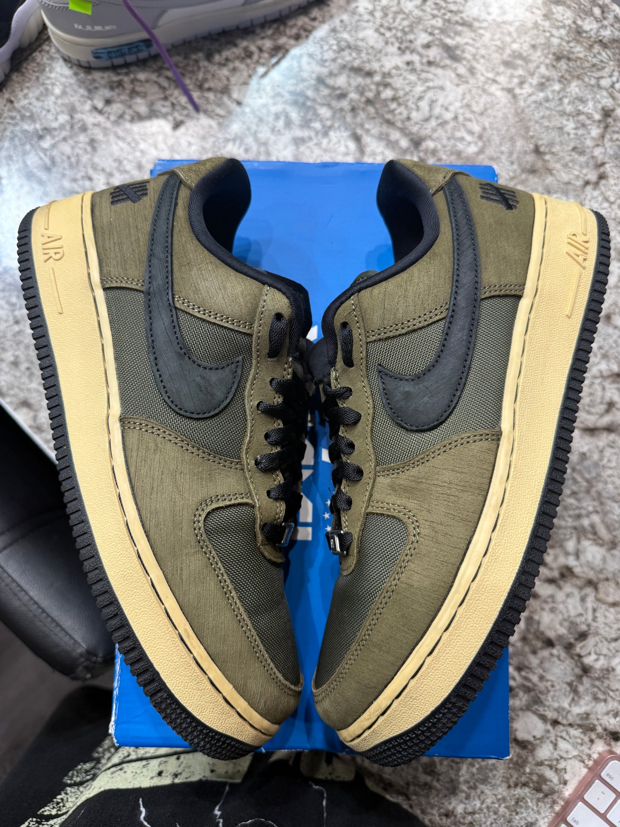 Nike Air Force 1 Low SP Undefeated Ballistic Dunk vs. AF1