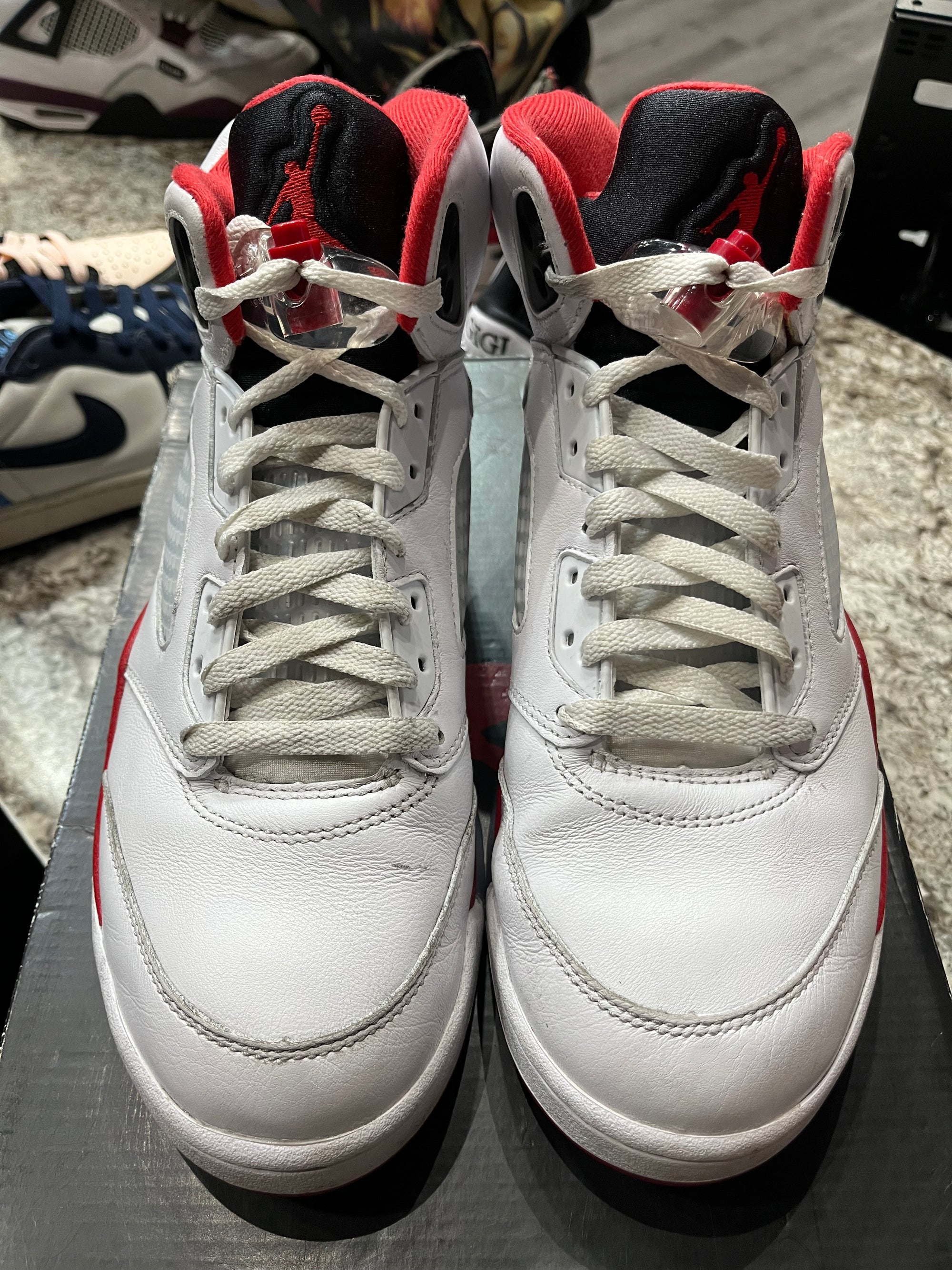 Jordan 5 Retro Fire Red Black Tongue (2025)
