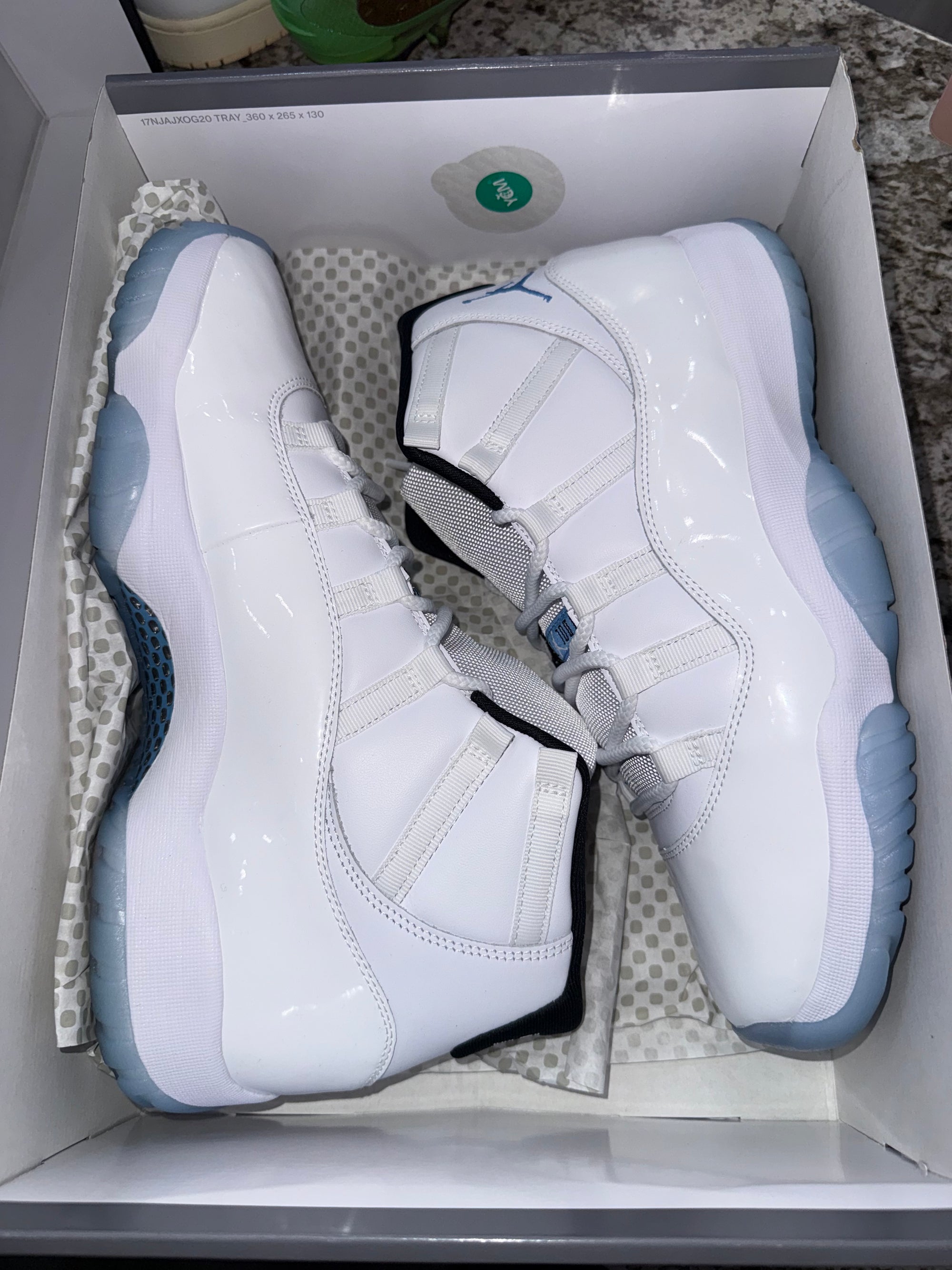 Jordan 11 Retro Legend Blue (2024)