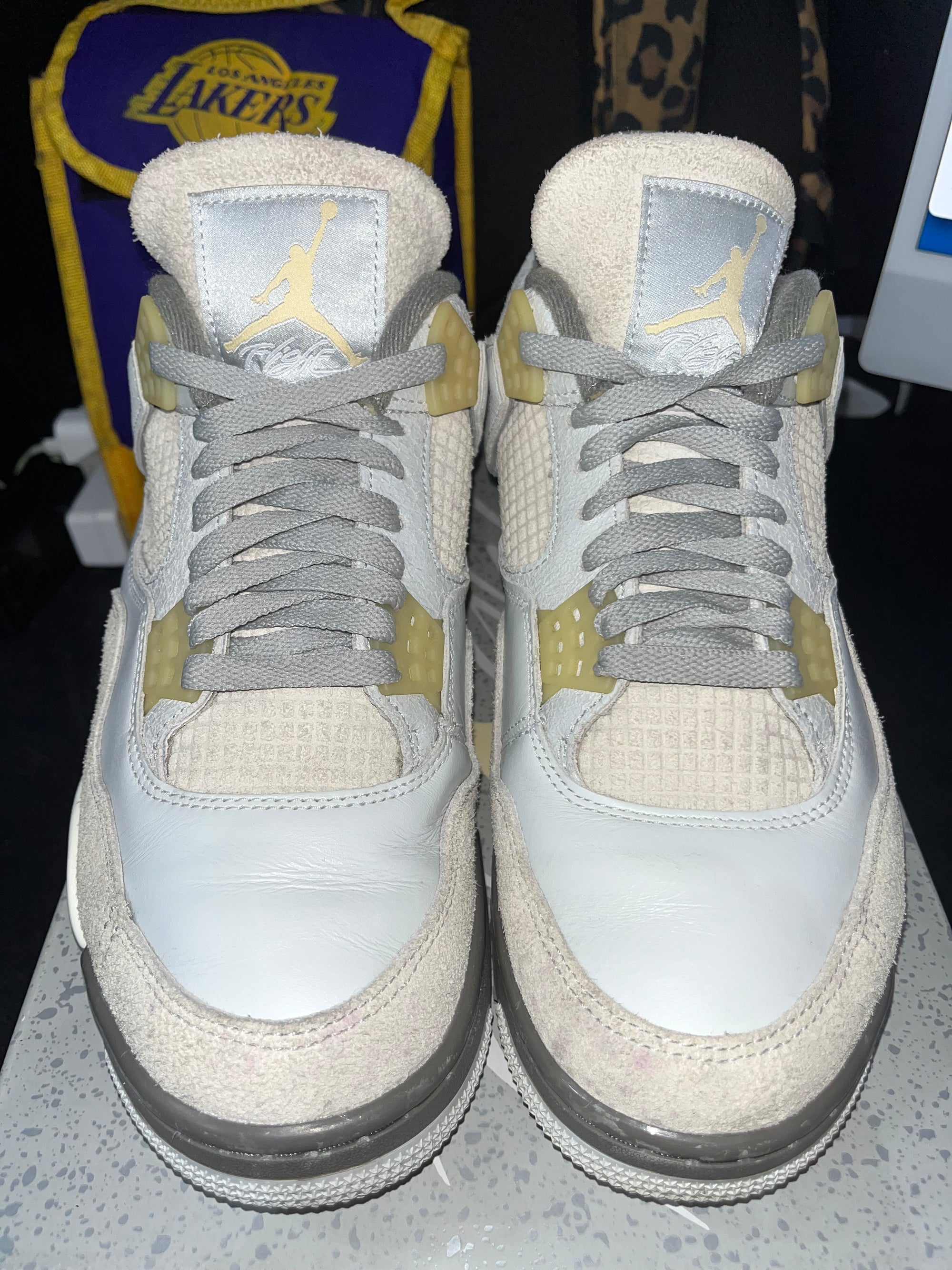Jordan 4 Retro SE Craft Photon Dust (DAMAGED BOX)
