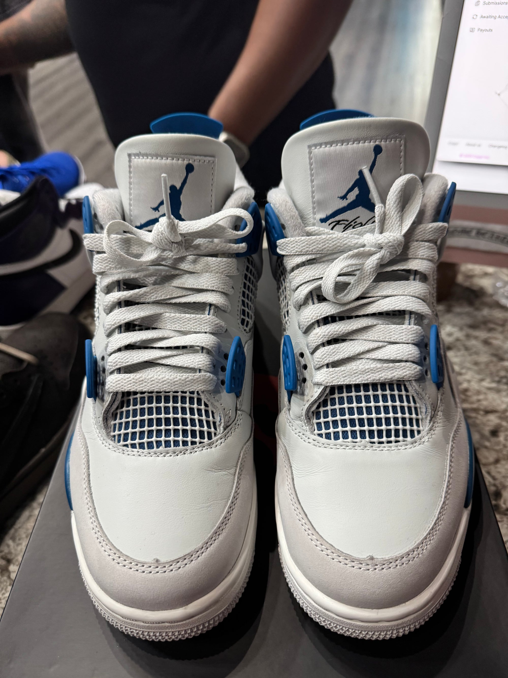 Jordan 4 Retro Military Blue (2024)