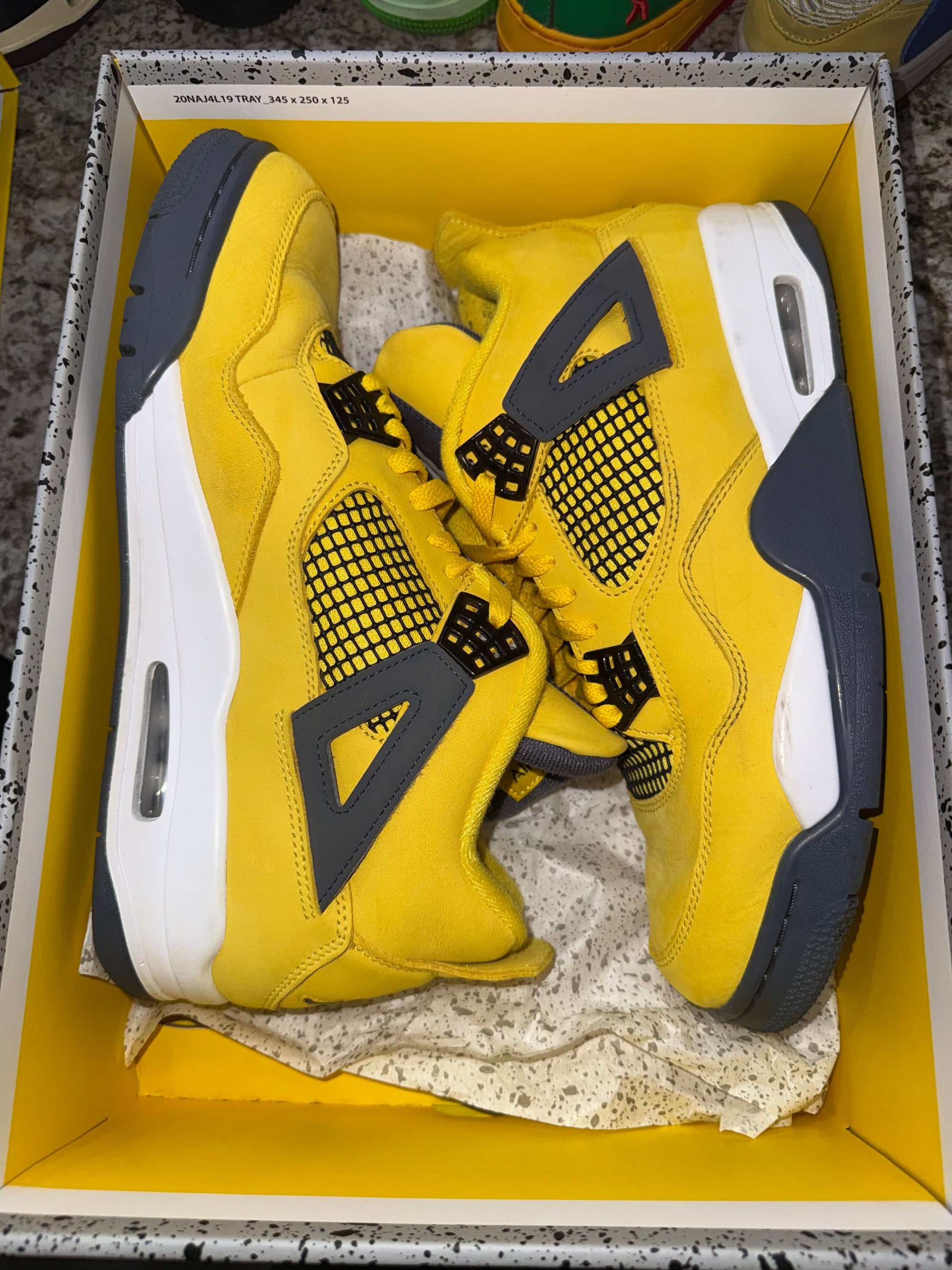 Jordan 4 Retro Lightning (2021)