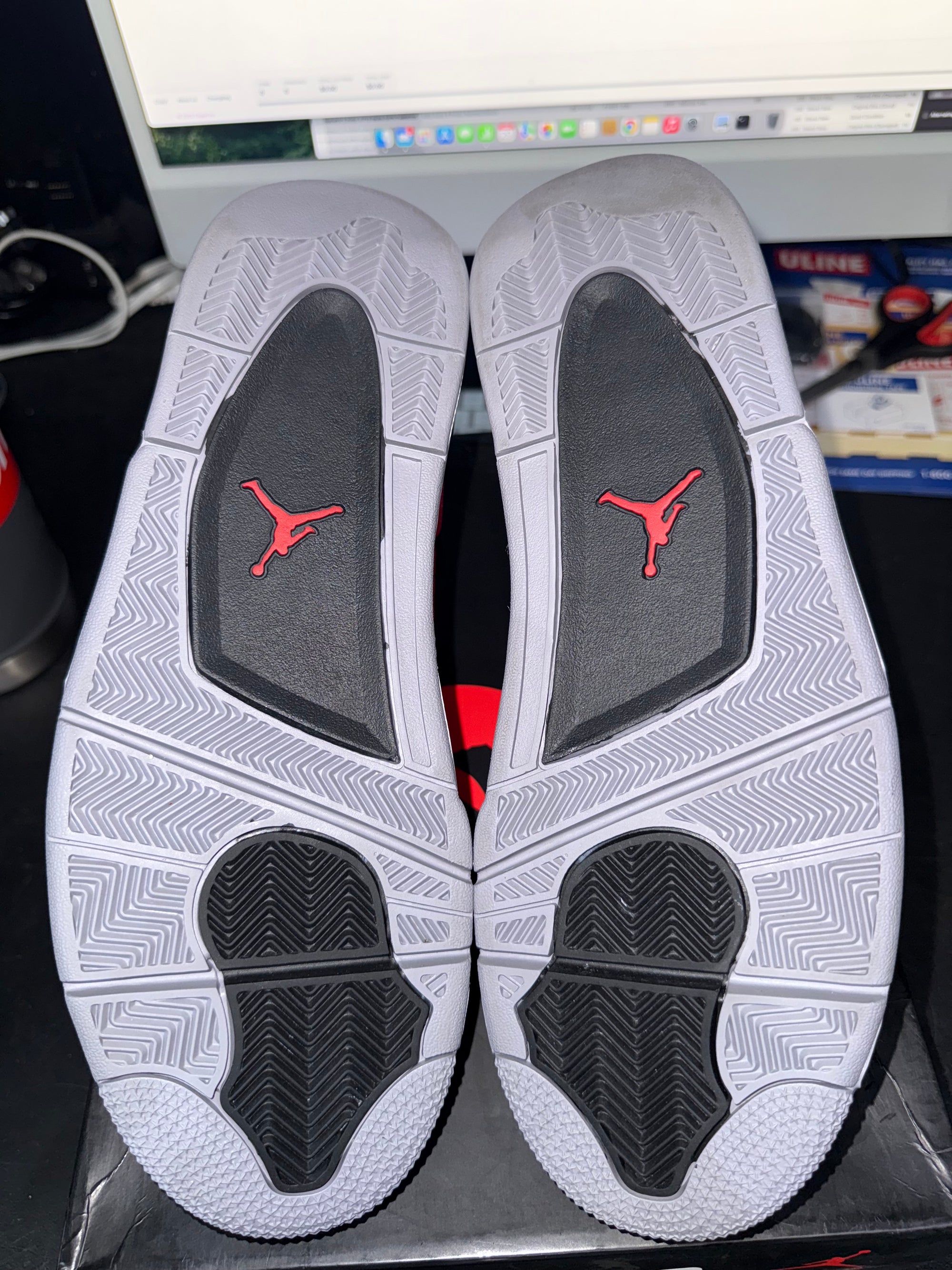 Jordan 4 Retro Toro Bravo