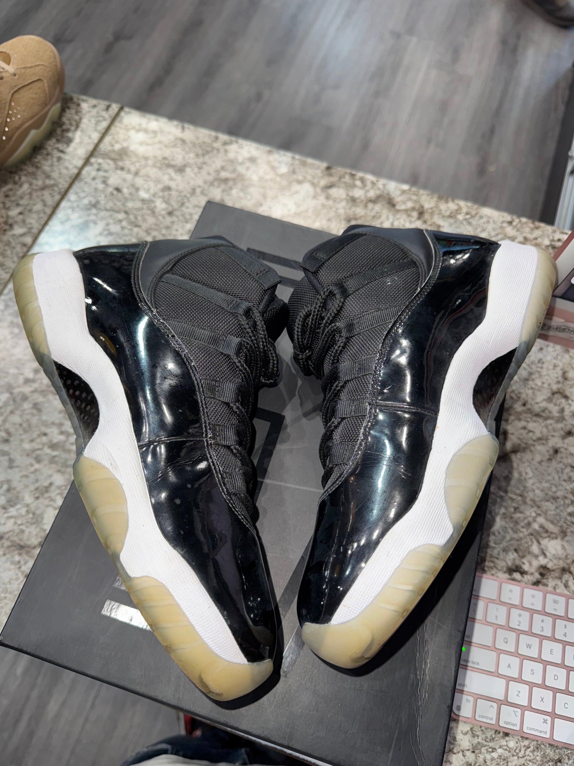 Jordan 11 Retro Space Jam (2016)