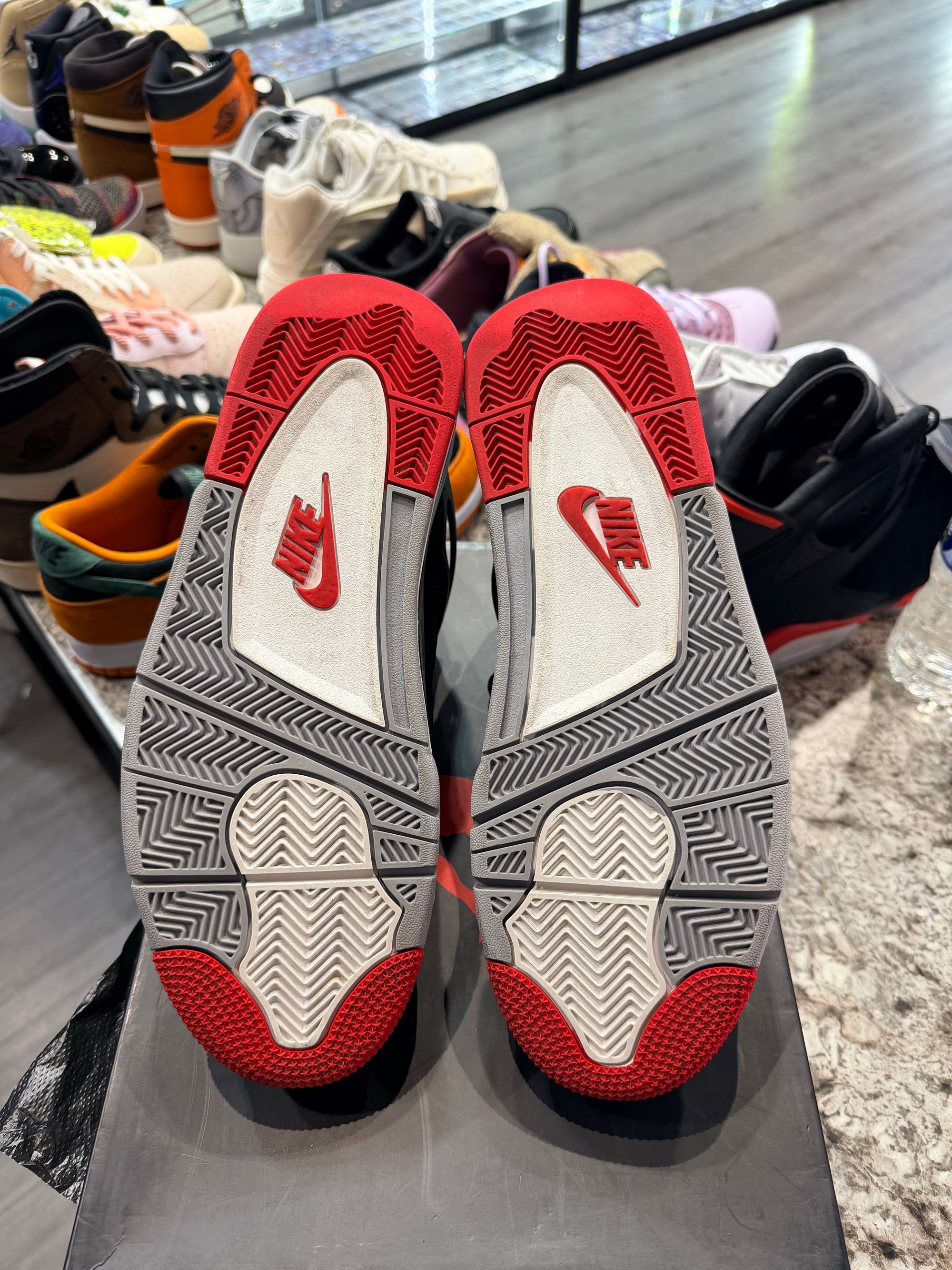 Jordan 4 Retro Bred (2019)