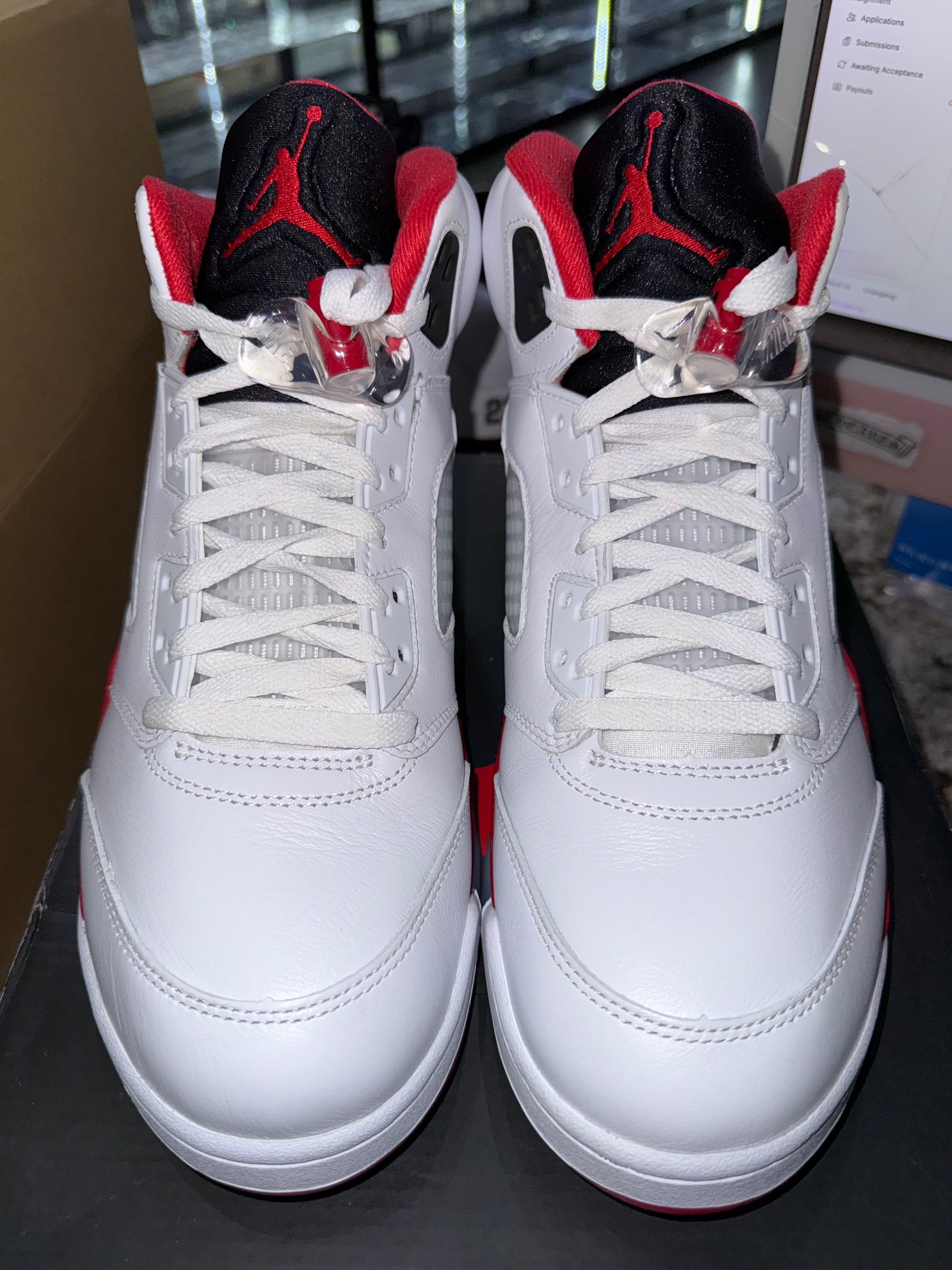 Jordan 5 Retro Fire Red Black Tongue (2025)