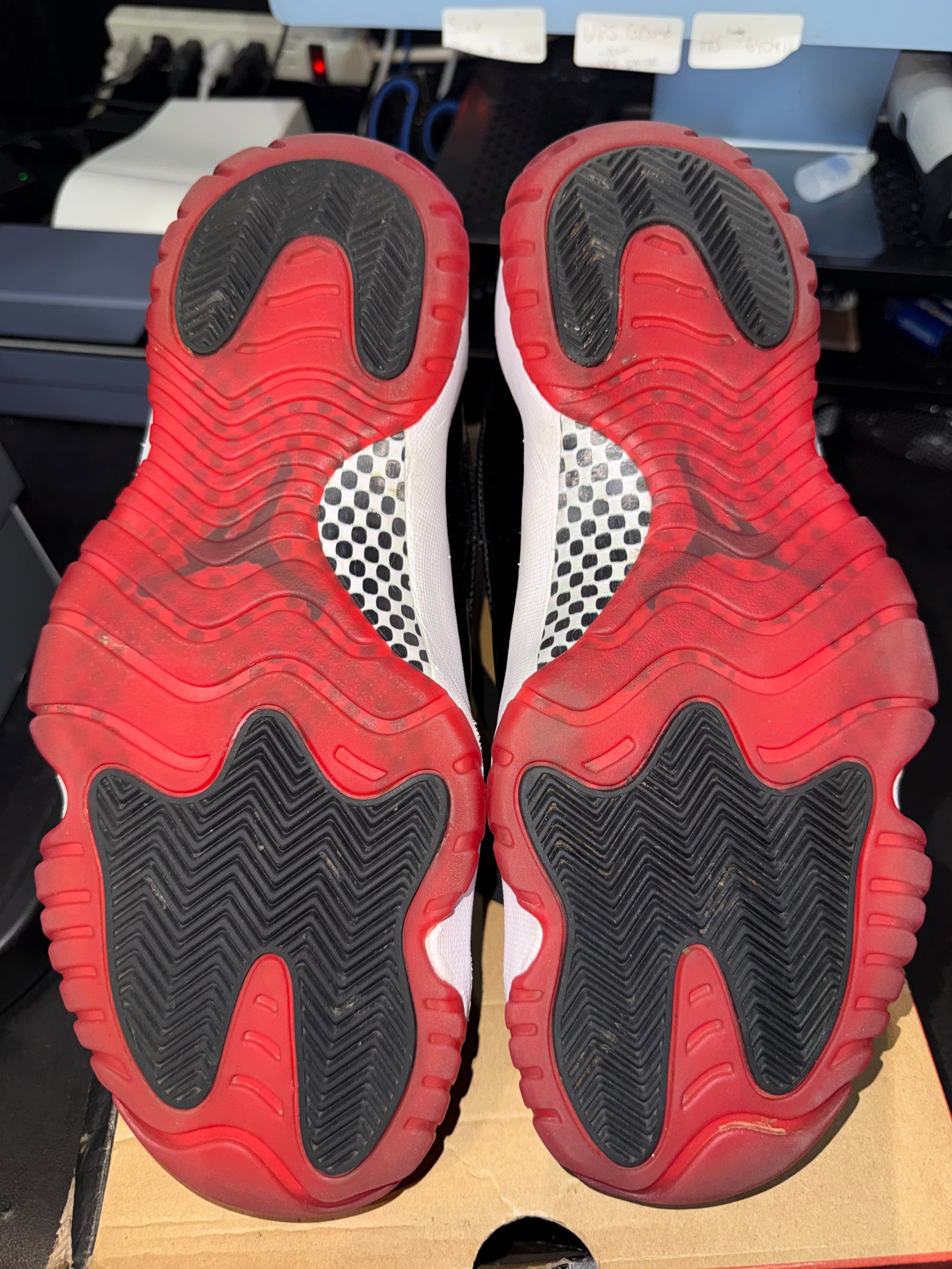 Jordan 11 Retro Playoffs Bred (2019) (DAMAGED BOX)
