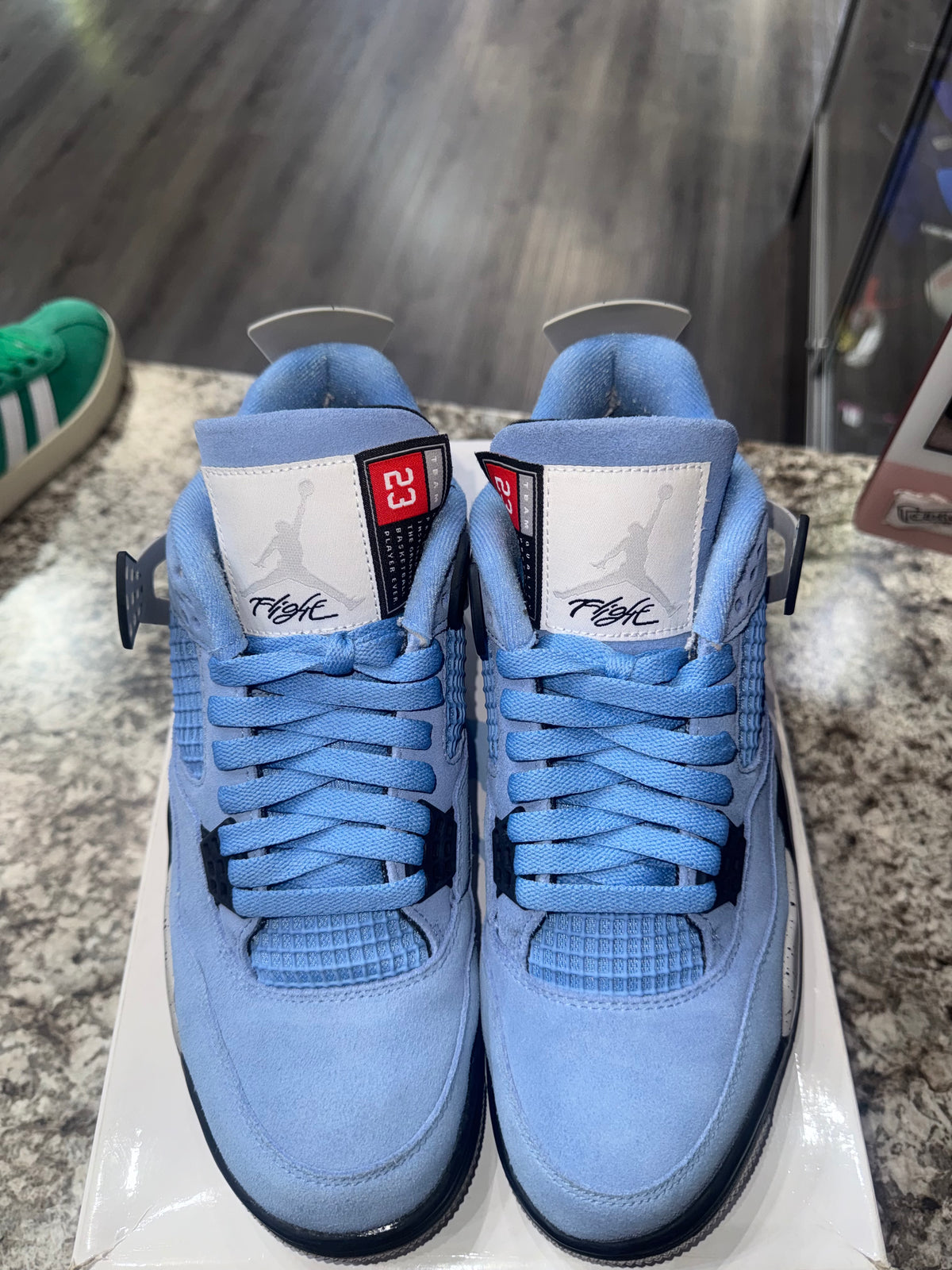 Jordan 4 Retro University Blue