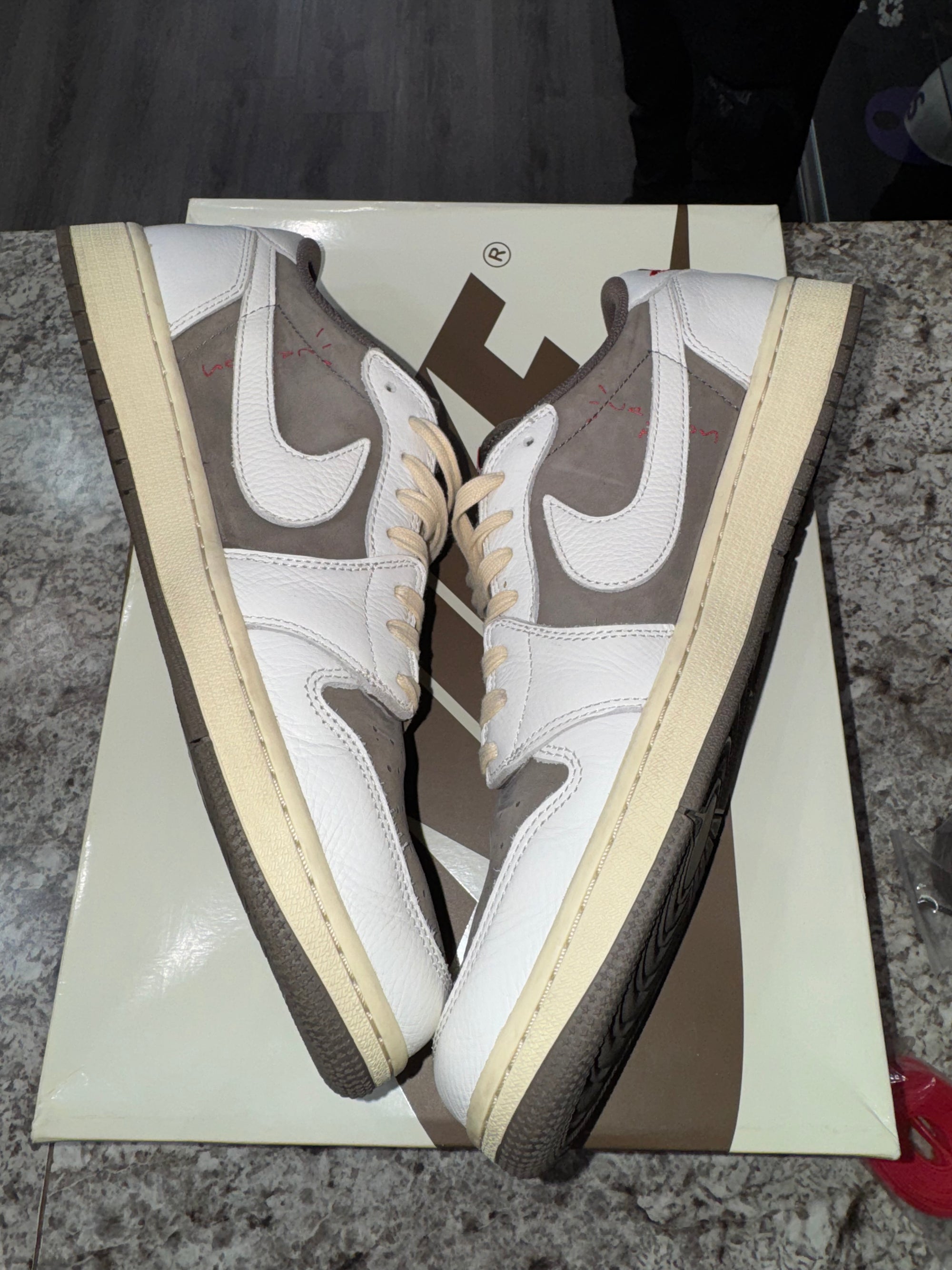 Jordan 1 Retro Low OG SP Travis Scott Reverse Mocha