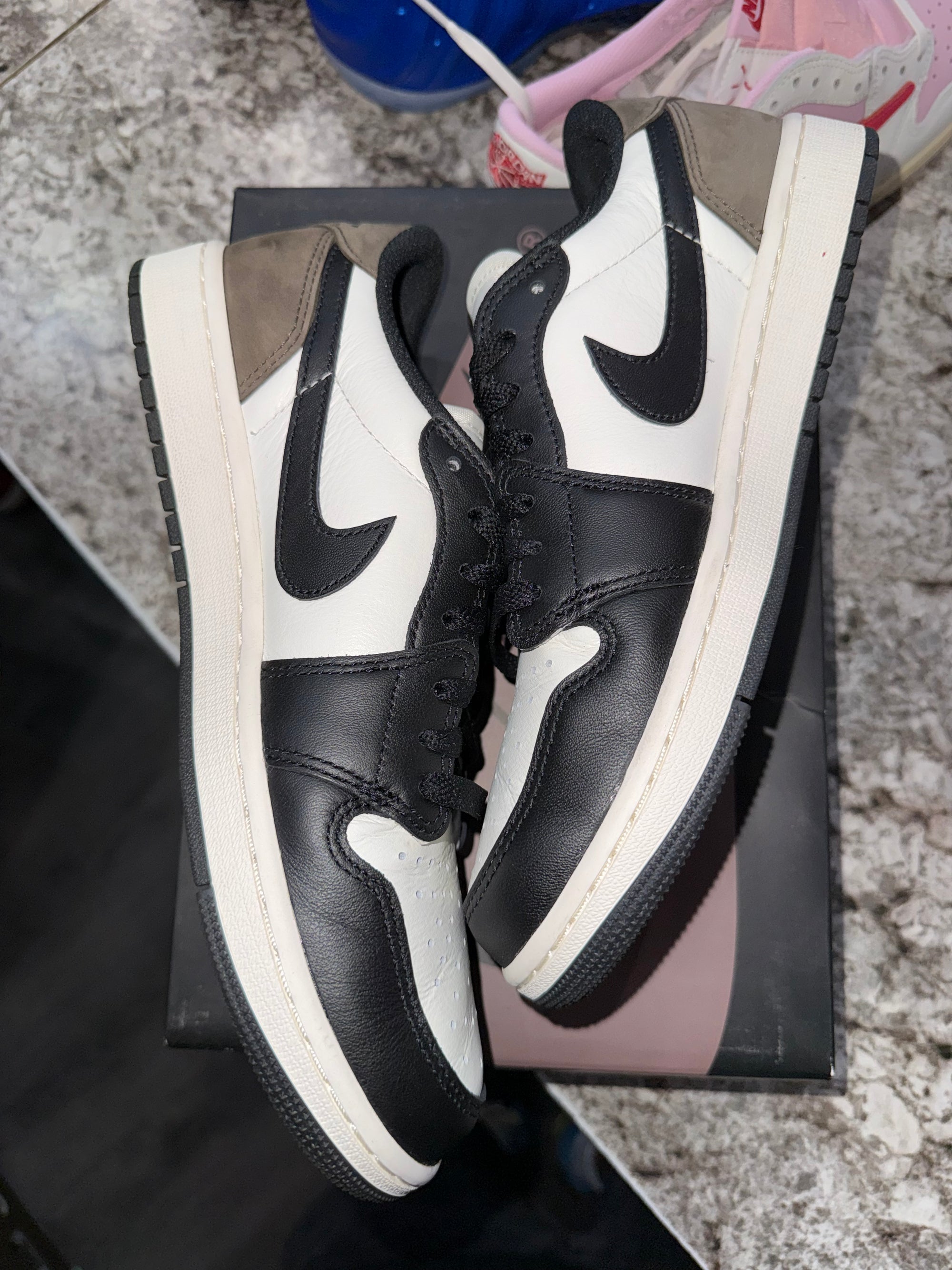 Jordan 1 Retro Low OG Mocha