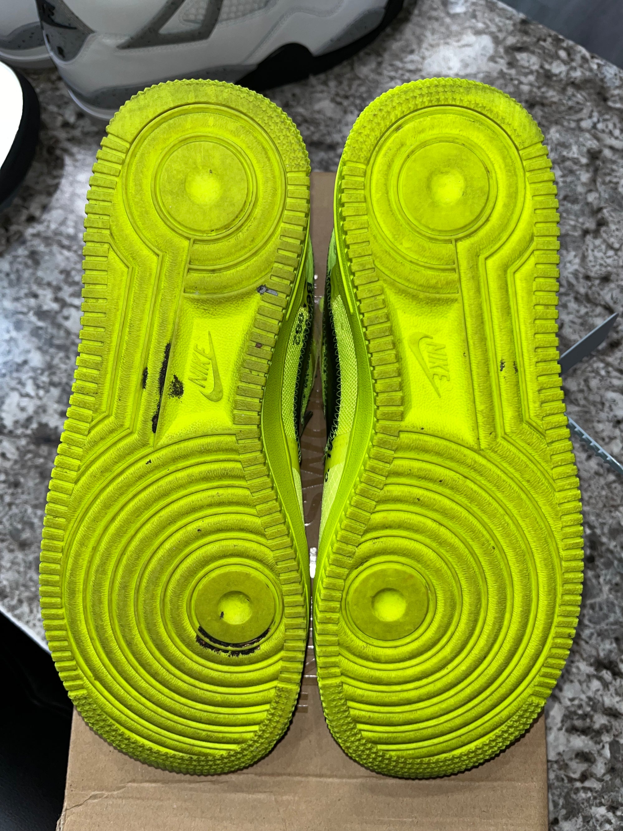 Nike Air Force 1 Low Off-White Volt