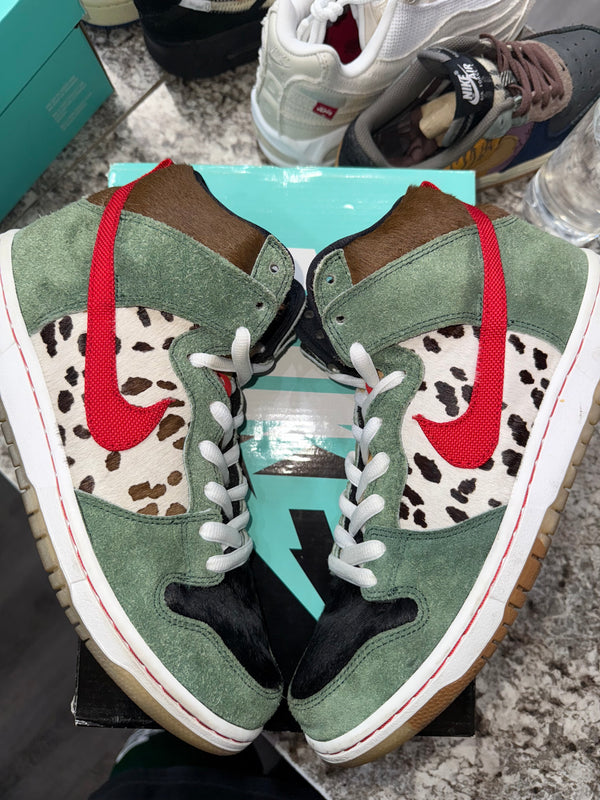 Nike SB Dunk High Dog Walker