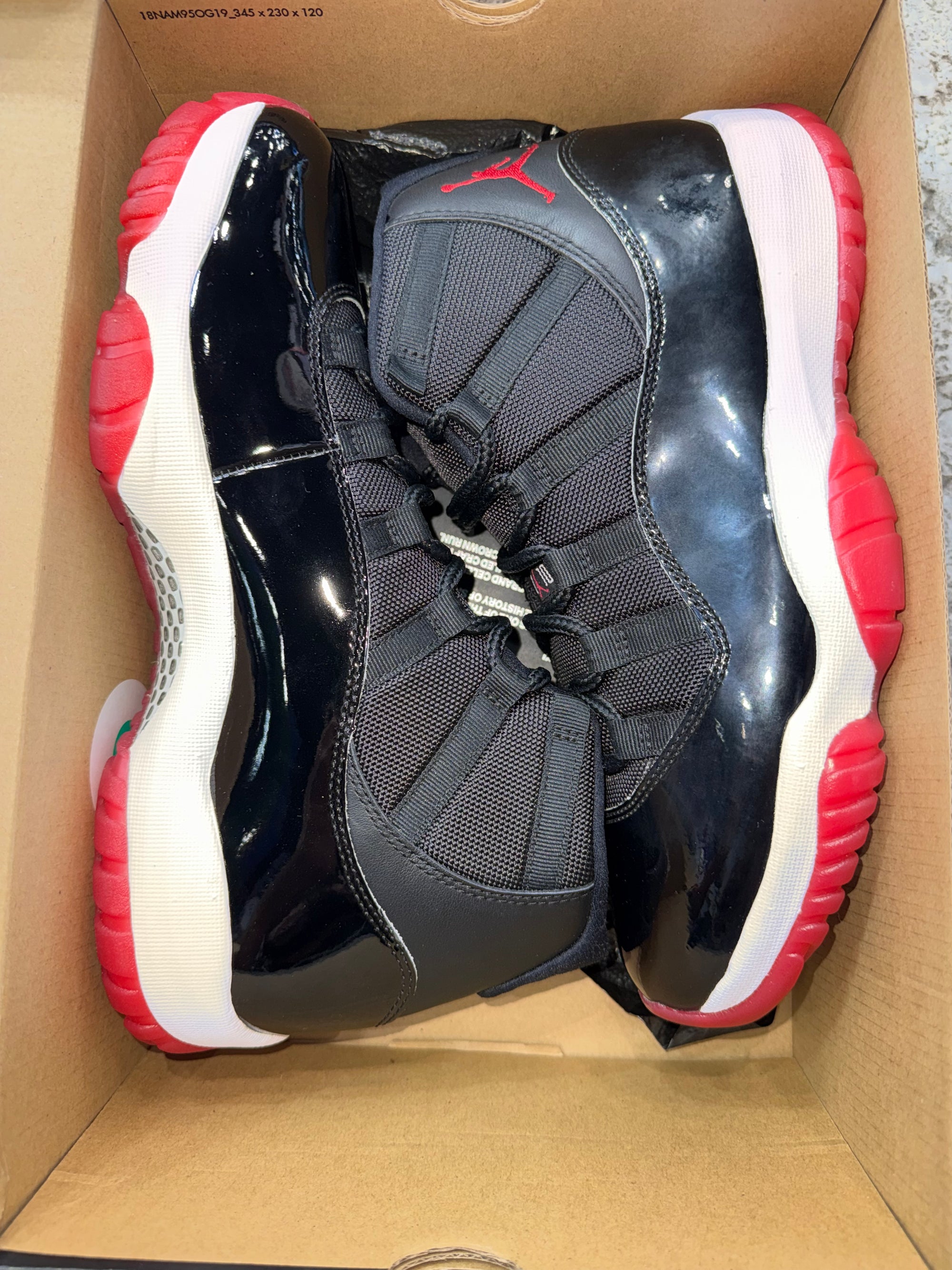 Jordan 11 Retro Playoffs Bred (2019)
