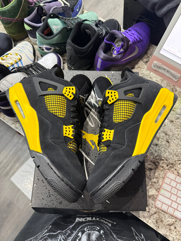 Jordan 4 Retro Thunder (2023)