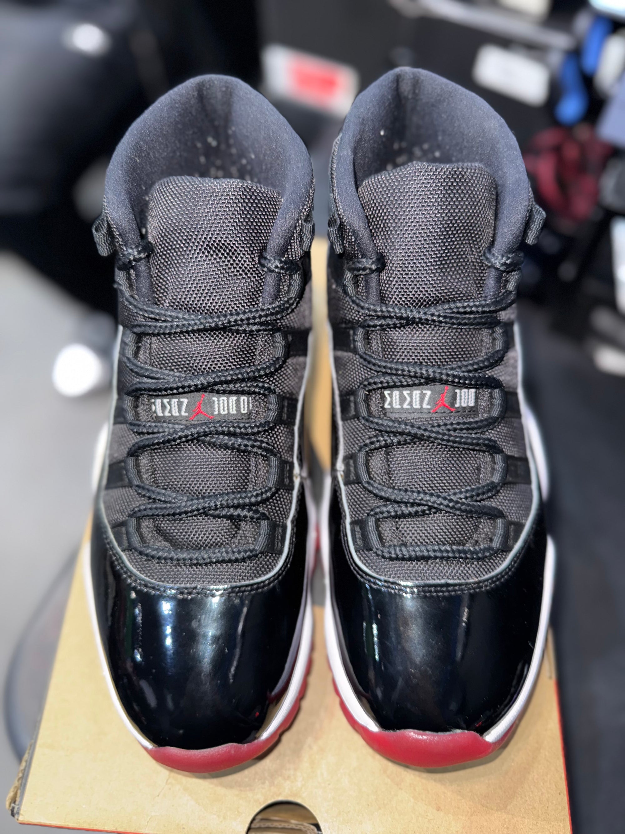 Jordan 11 Retro Playoffs Bred (2019)