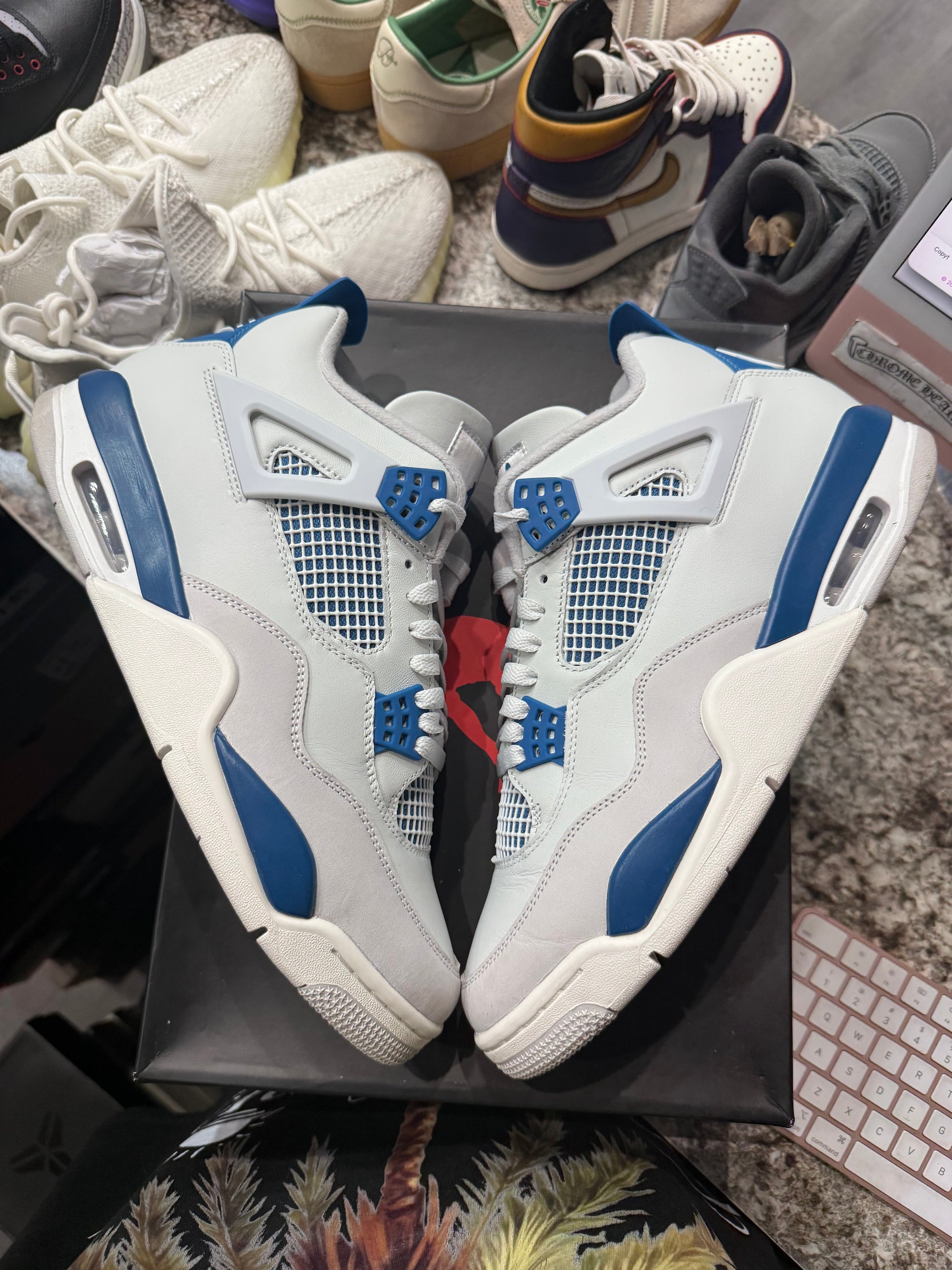 Jordan 4 Retro Military Blue (2024)