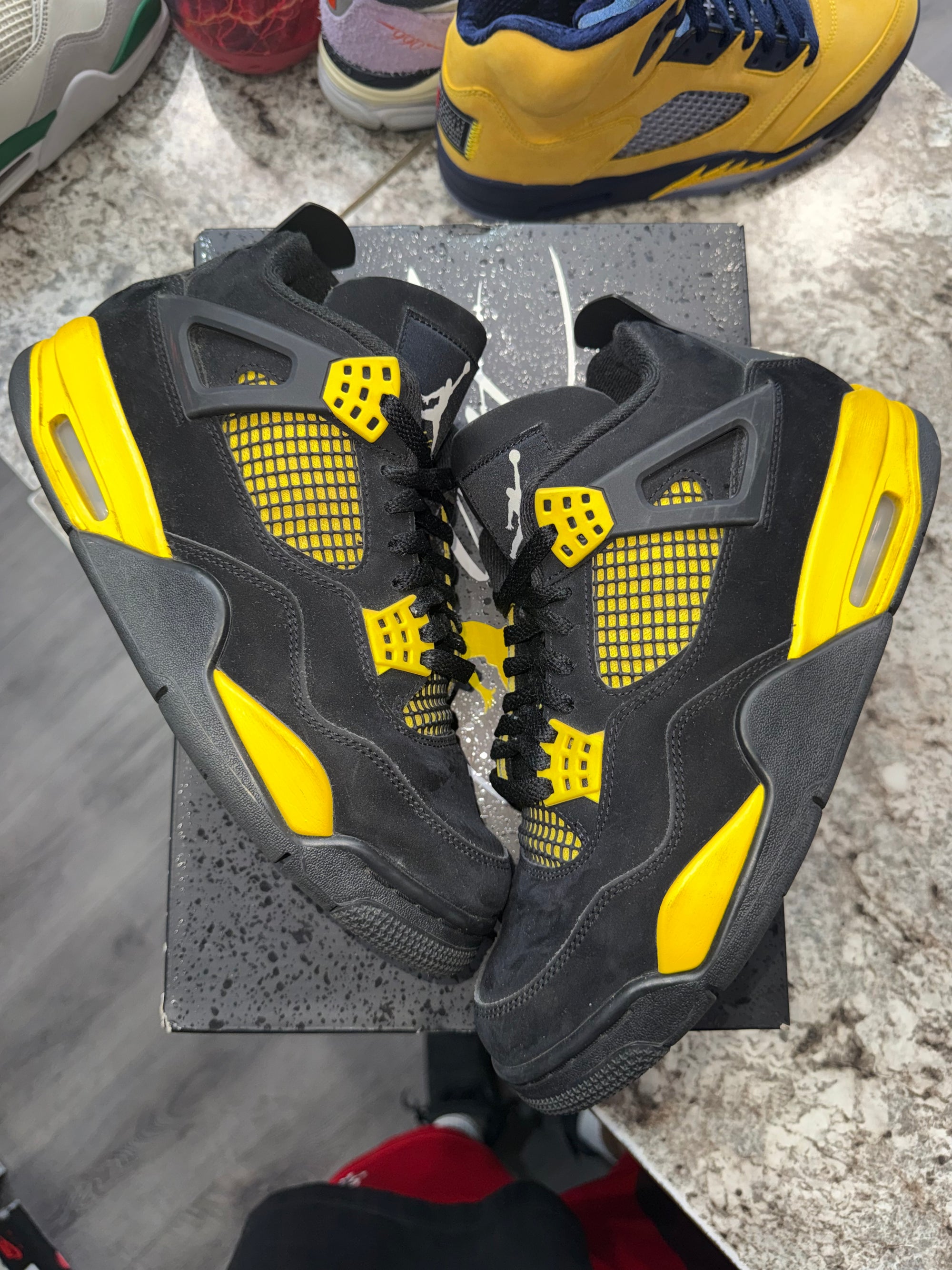 Jordan 4 Retro Thunder (2023)