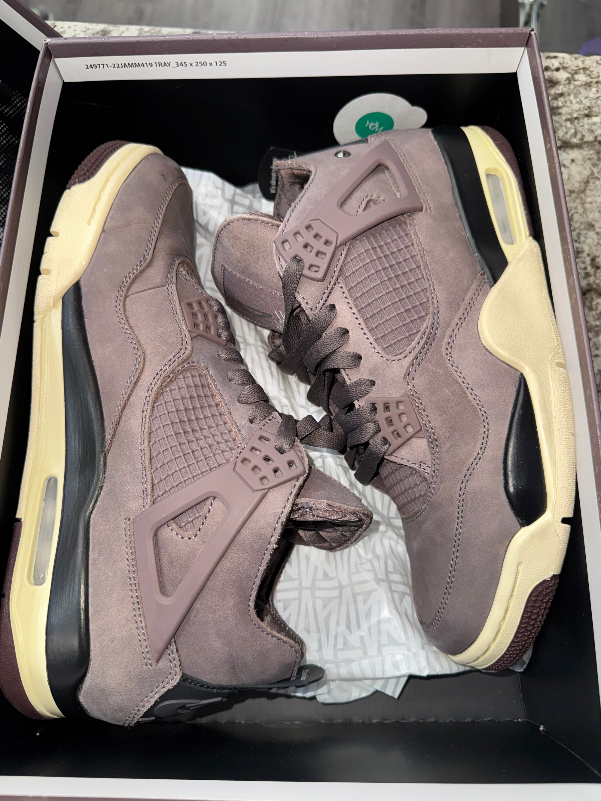 Jordan 4 Retro SP A Ma Maniére Violet Ore
