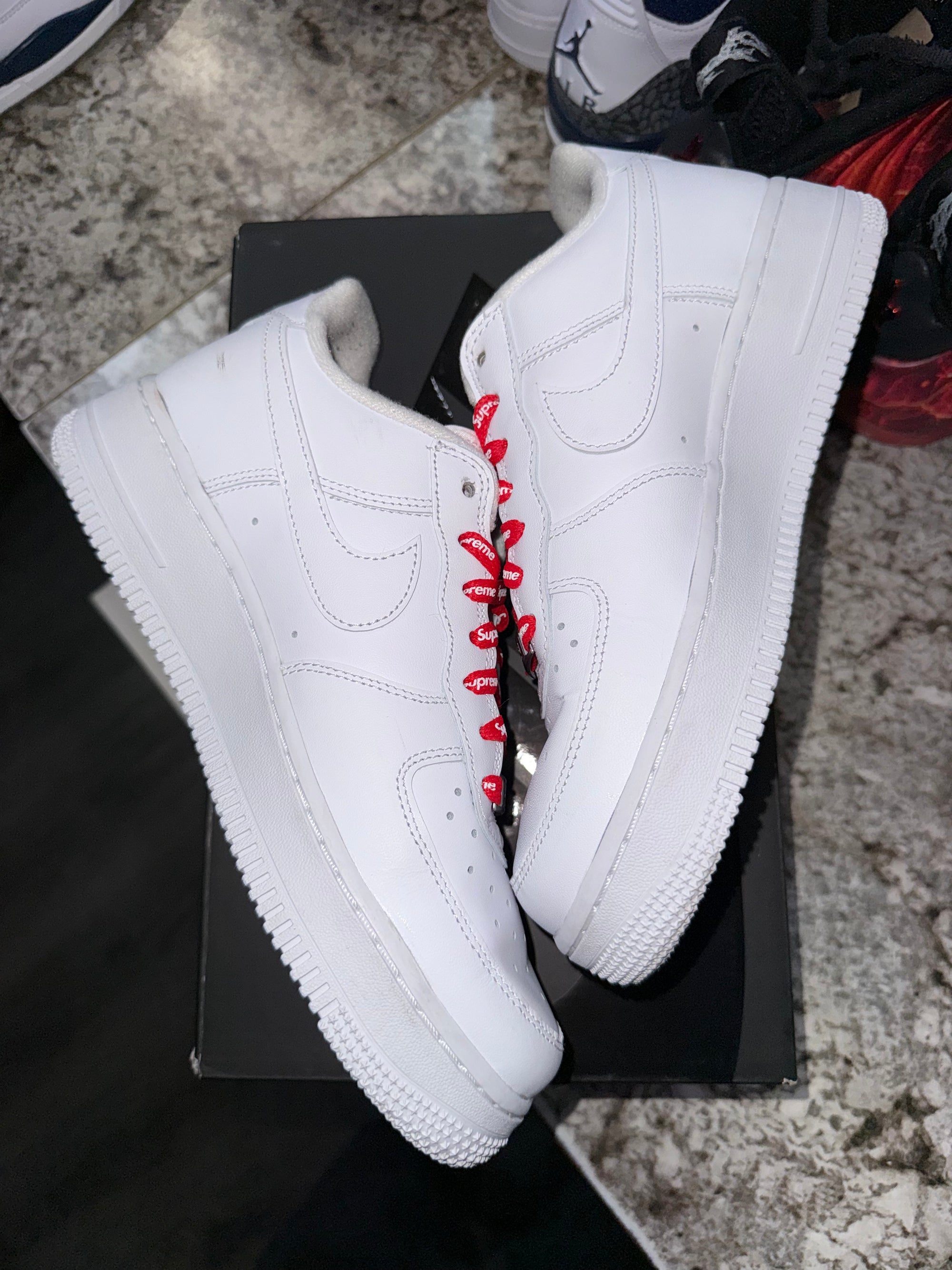 Nike Air Force 1 Low Supreme White