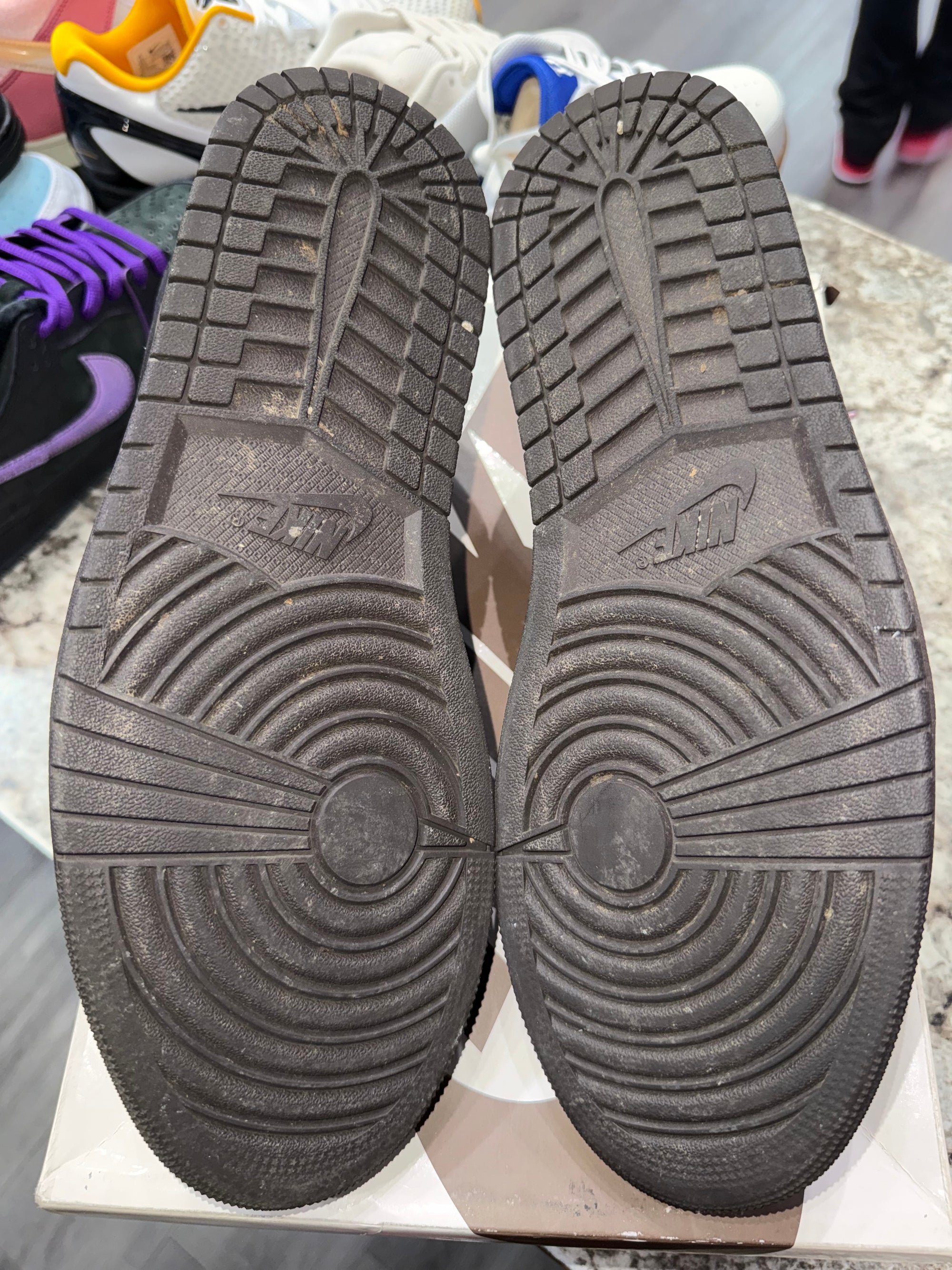 Jordan 1 Retro Low OG SP Travis Scott Velvet Brown