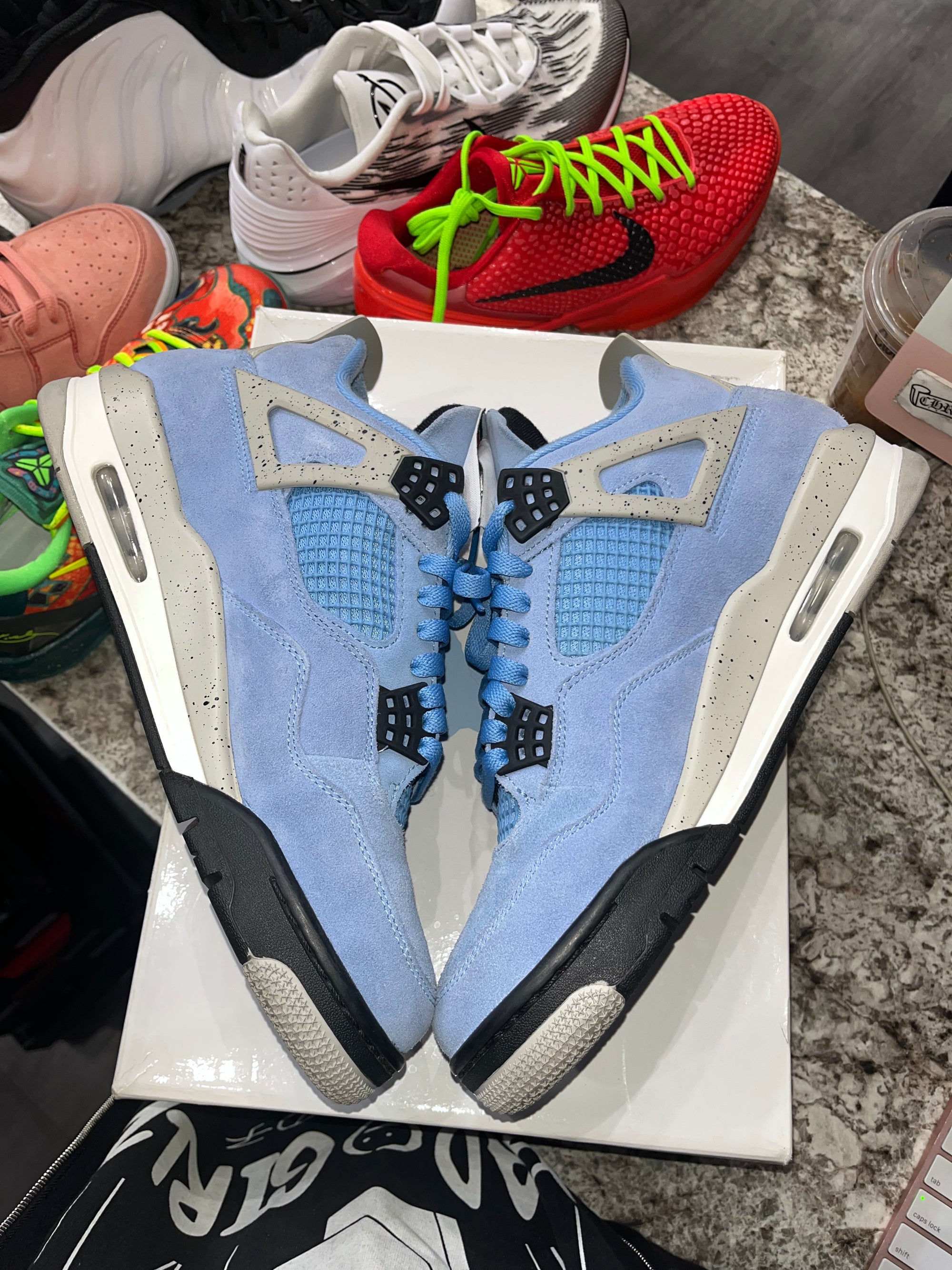 Jordan 4 Retro University Blue