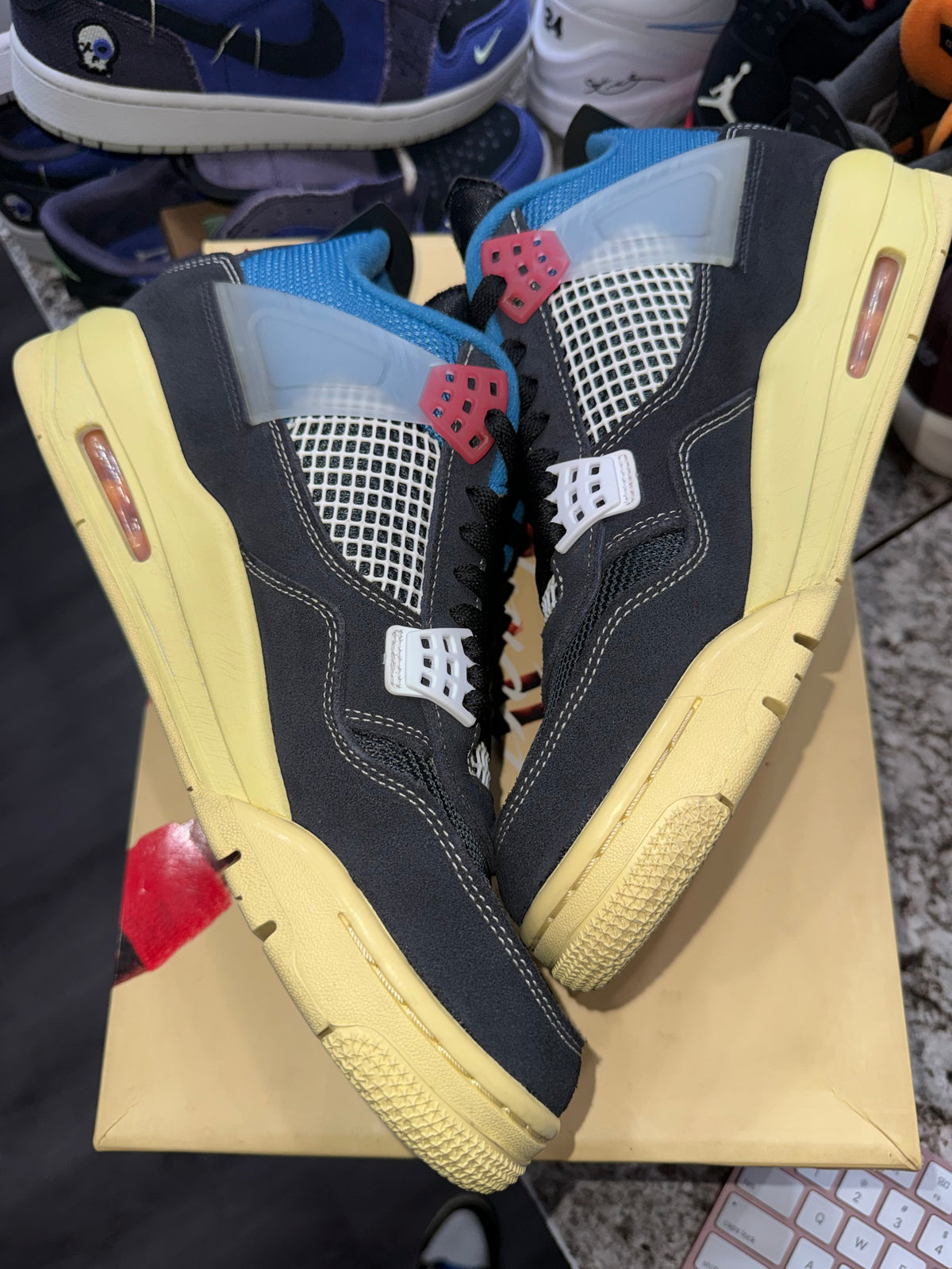 Jordan 4 Retro Union Off Noir
