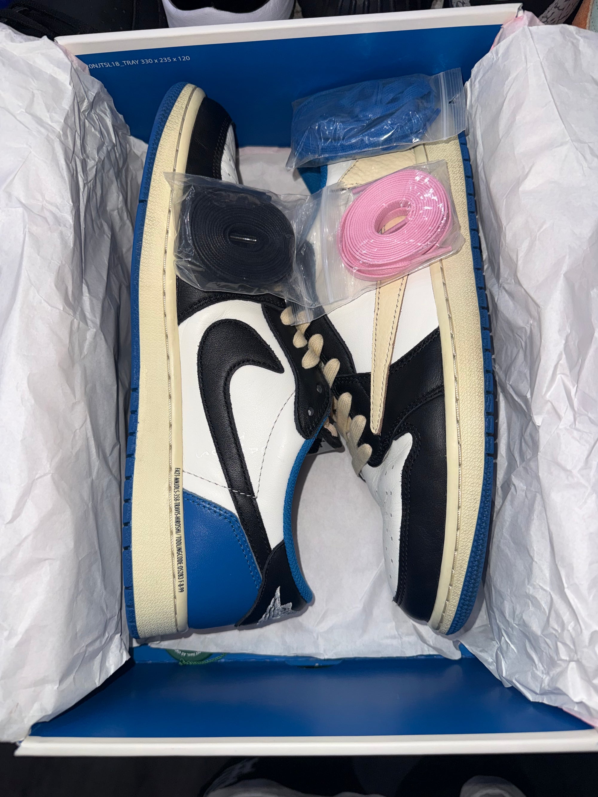 Jordan 1 Retro Low OG SP Fragment x Travis Scott