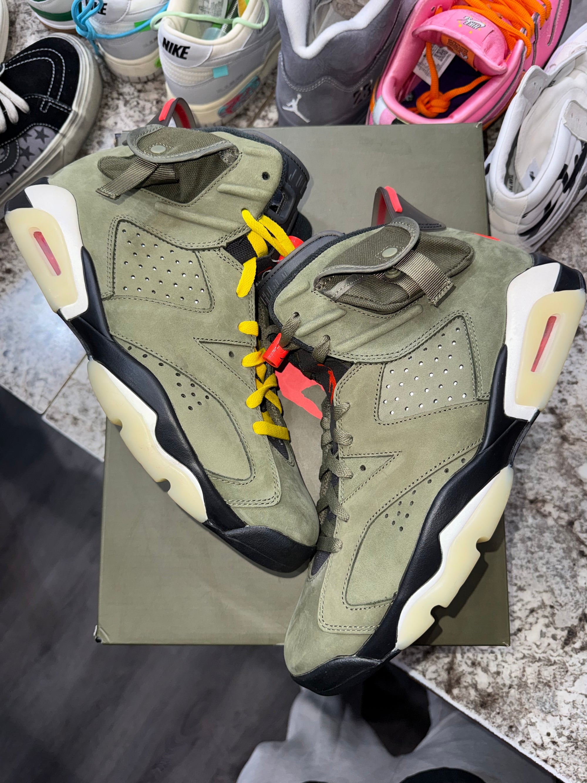 Jordan 6 Retro Travis Scott