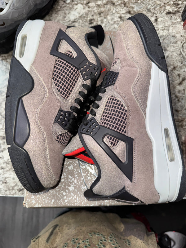 Jordan 4 Retro Taupe Haze (DAMAGED BOX)