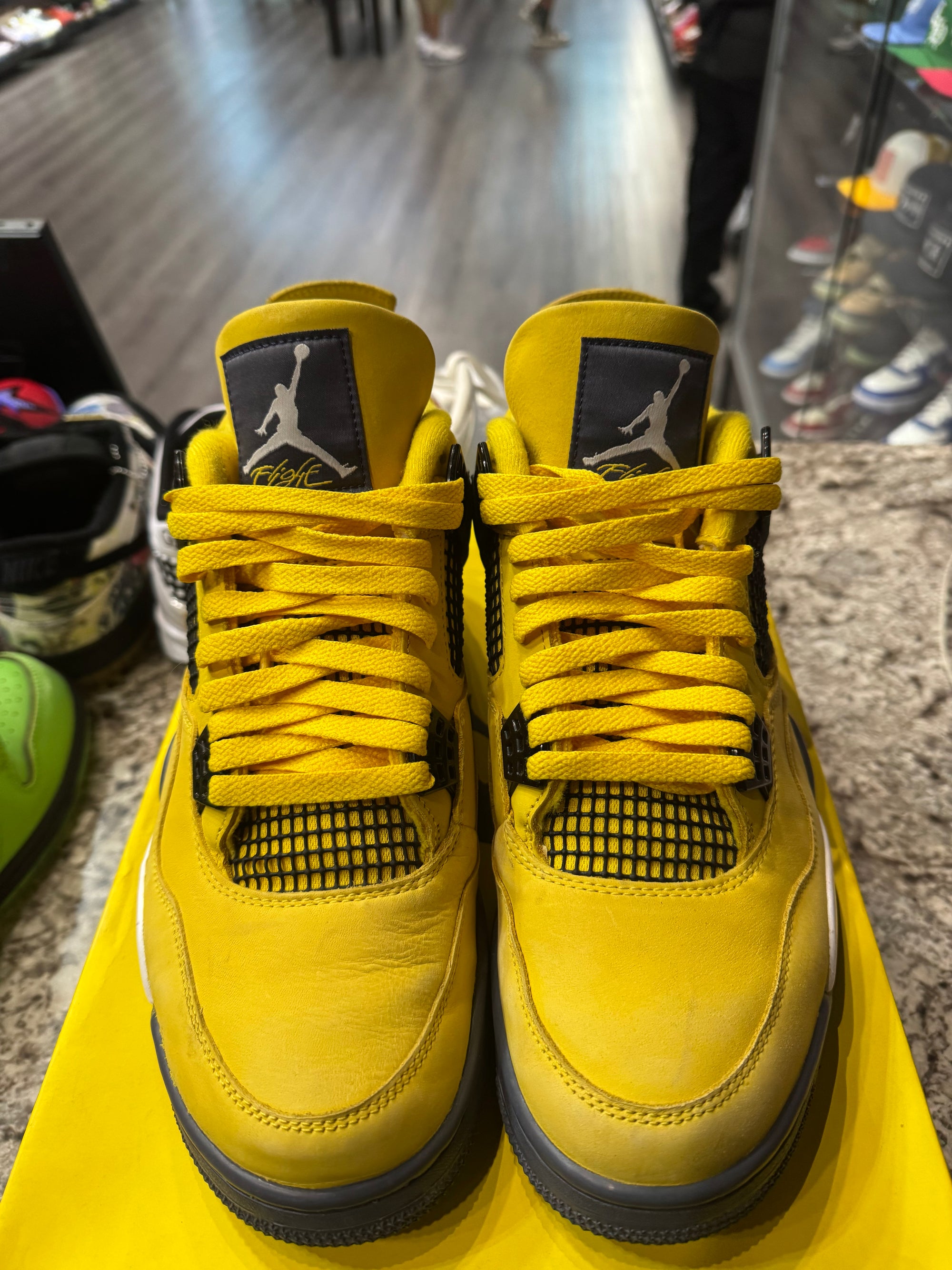 Jordan 4 Retro Lightning (2021)