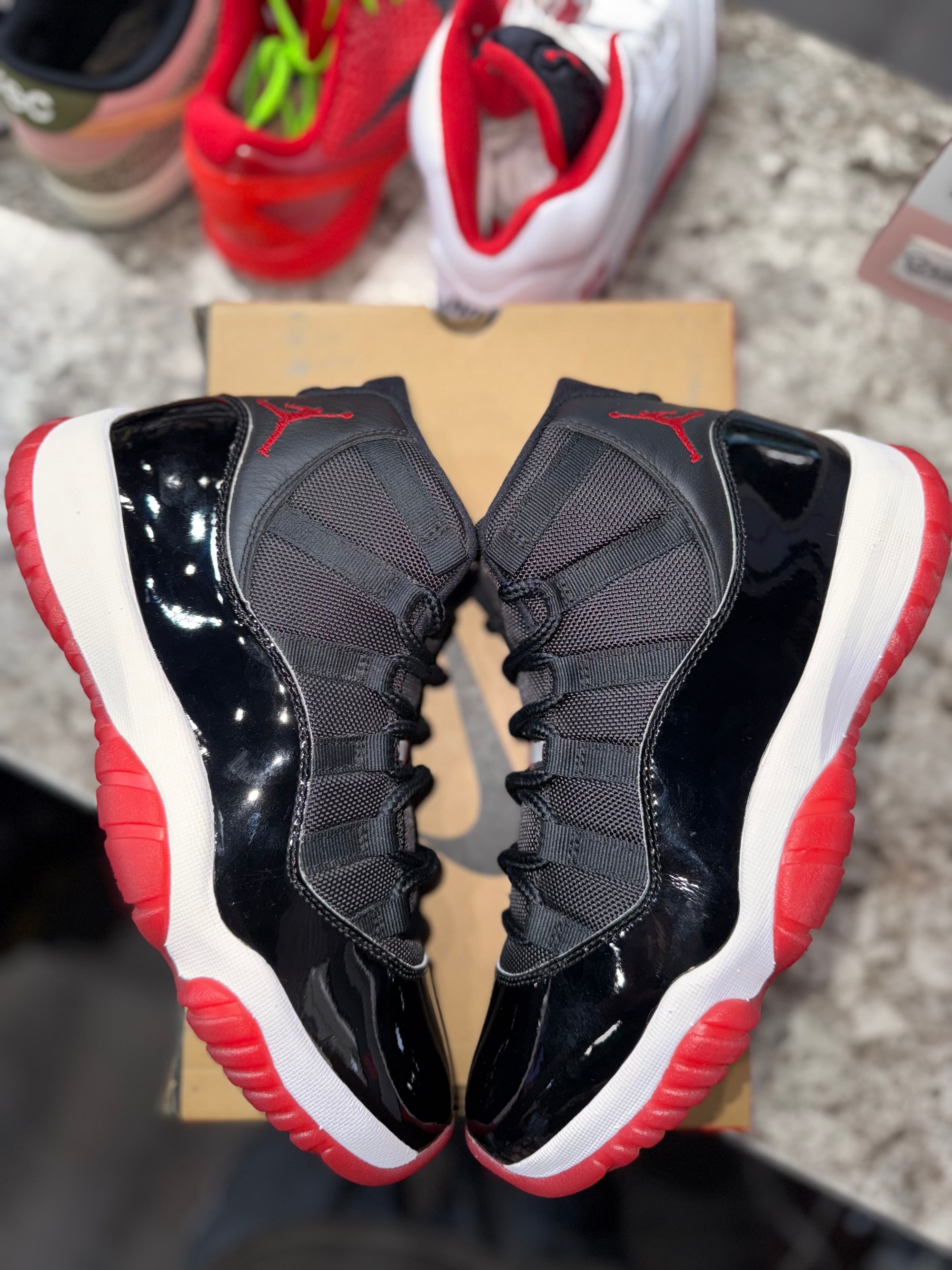 Jordan 11 Retro Playoffs Bred (2019)