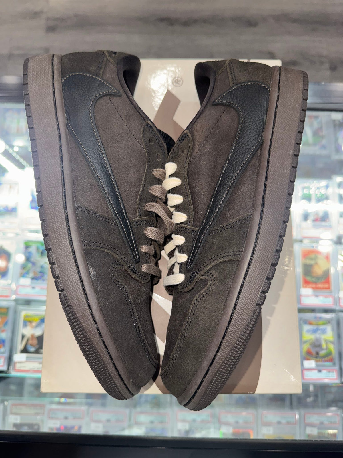 Jordan 1 Retro Low OG SP Travis Scott Velvet Brown