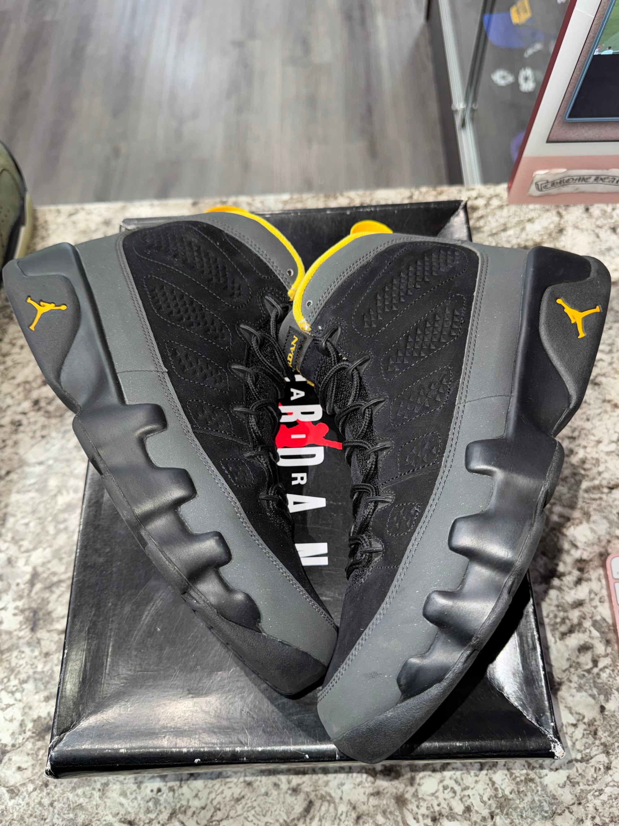 Jordan 9 Retro Dark Charcoal University Gold