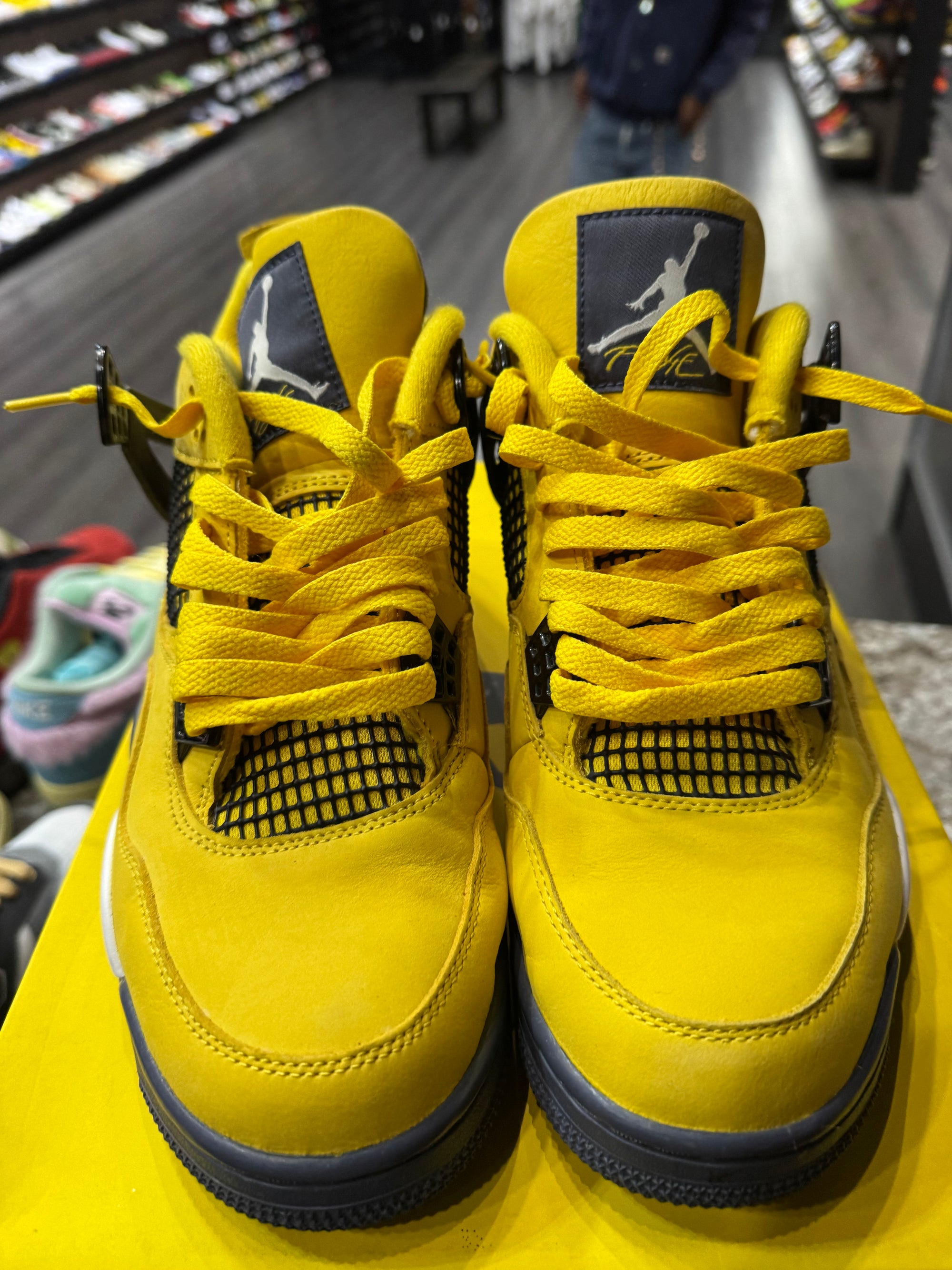 Jordan 4 Retro Lightning (2021)