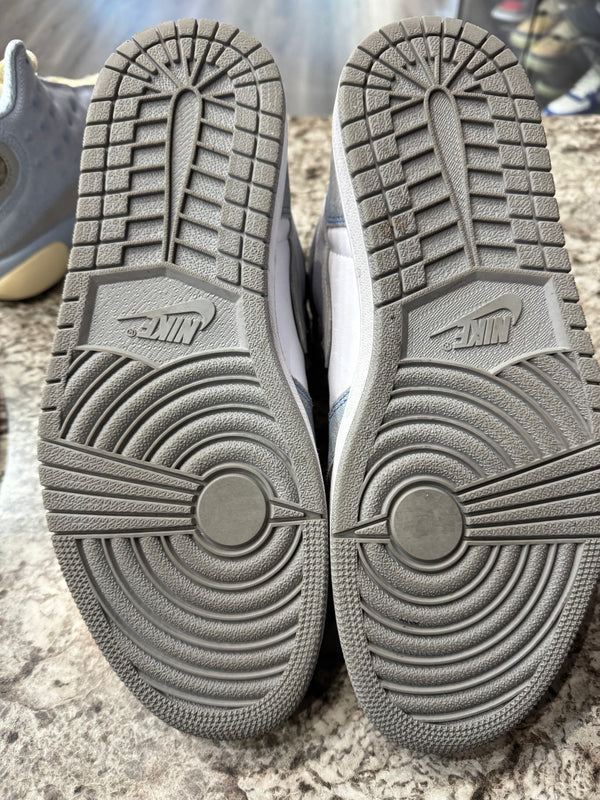 Jordan 1 Retro High Hyper Royal Smoke Grey