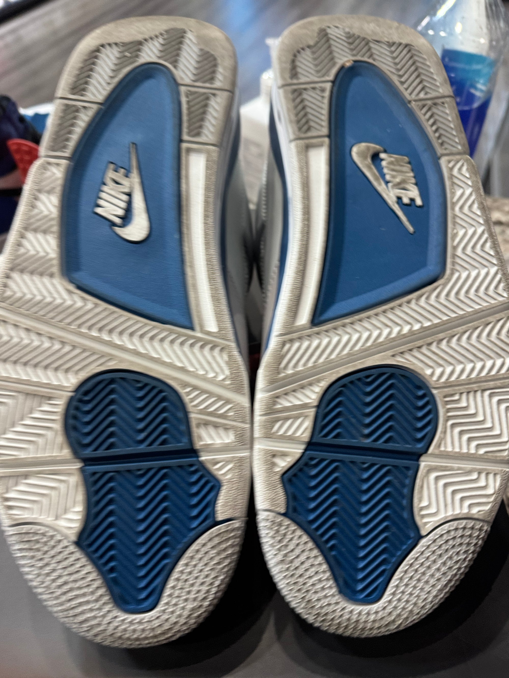 Jordan 4 Retro Military Blue (2024)