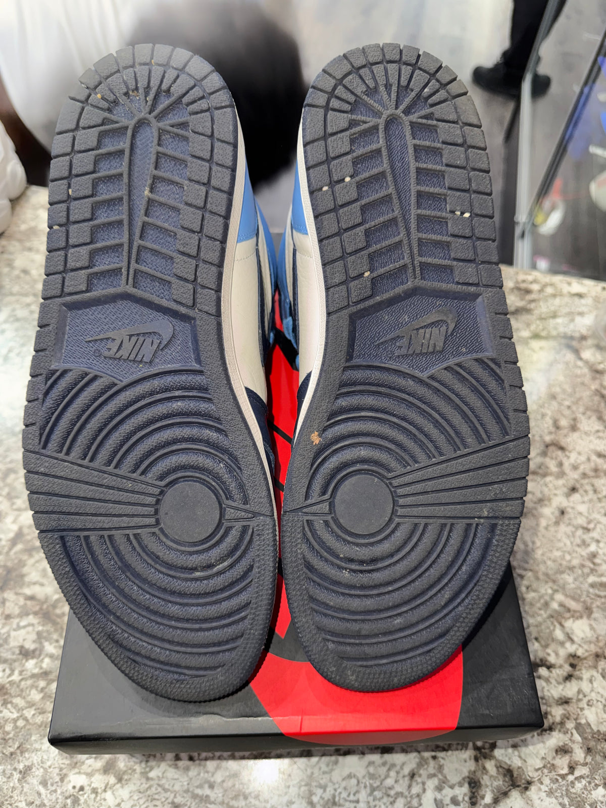 Jordan 1 Retro High Obsidian
