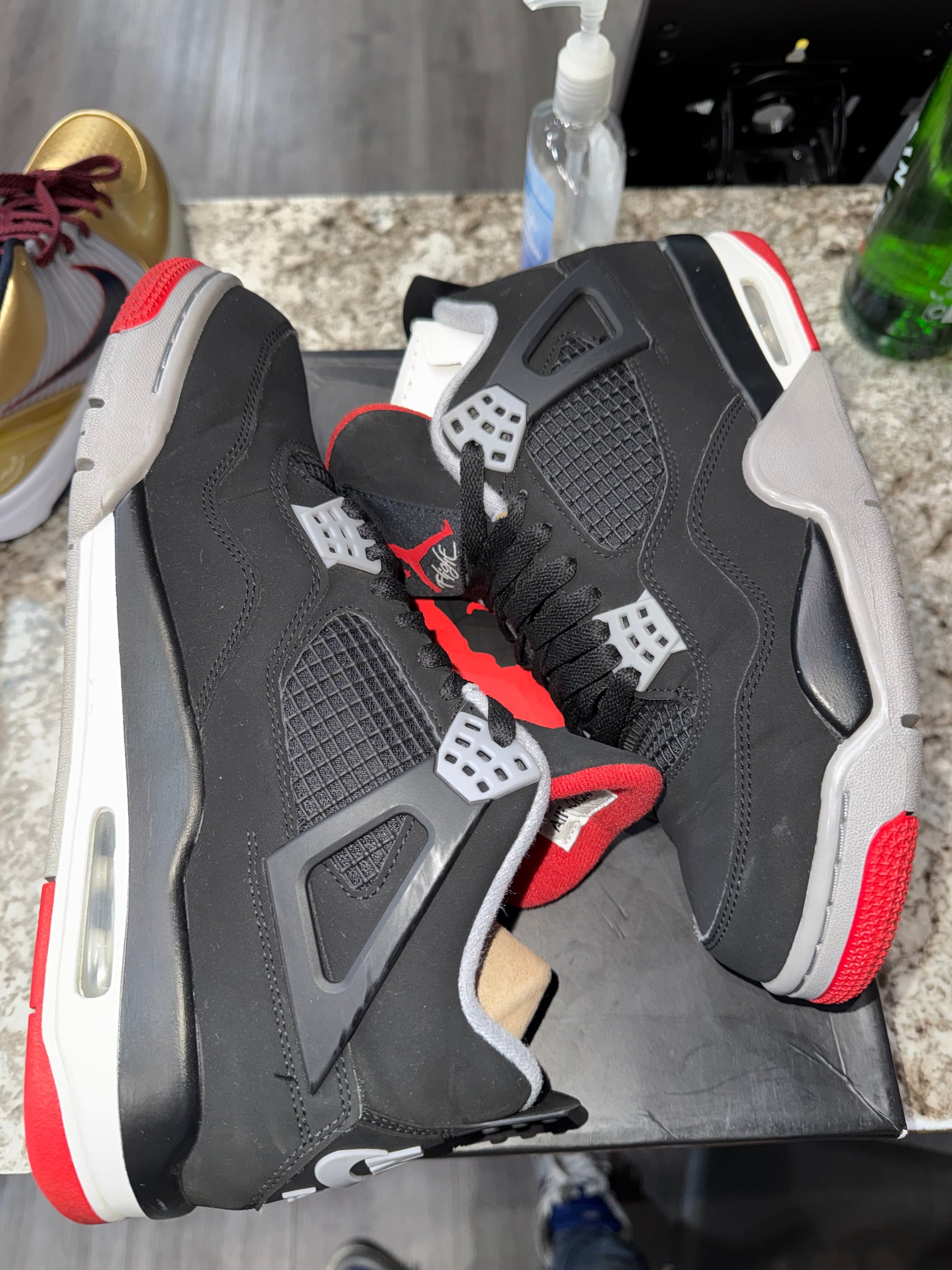Jordan 4 Retro Bred (2019)