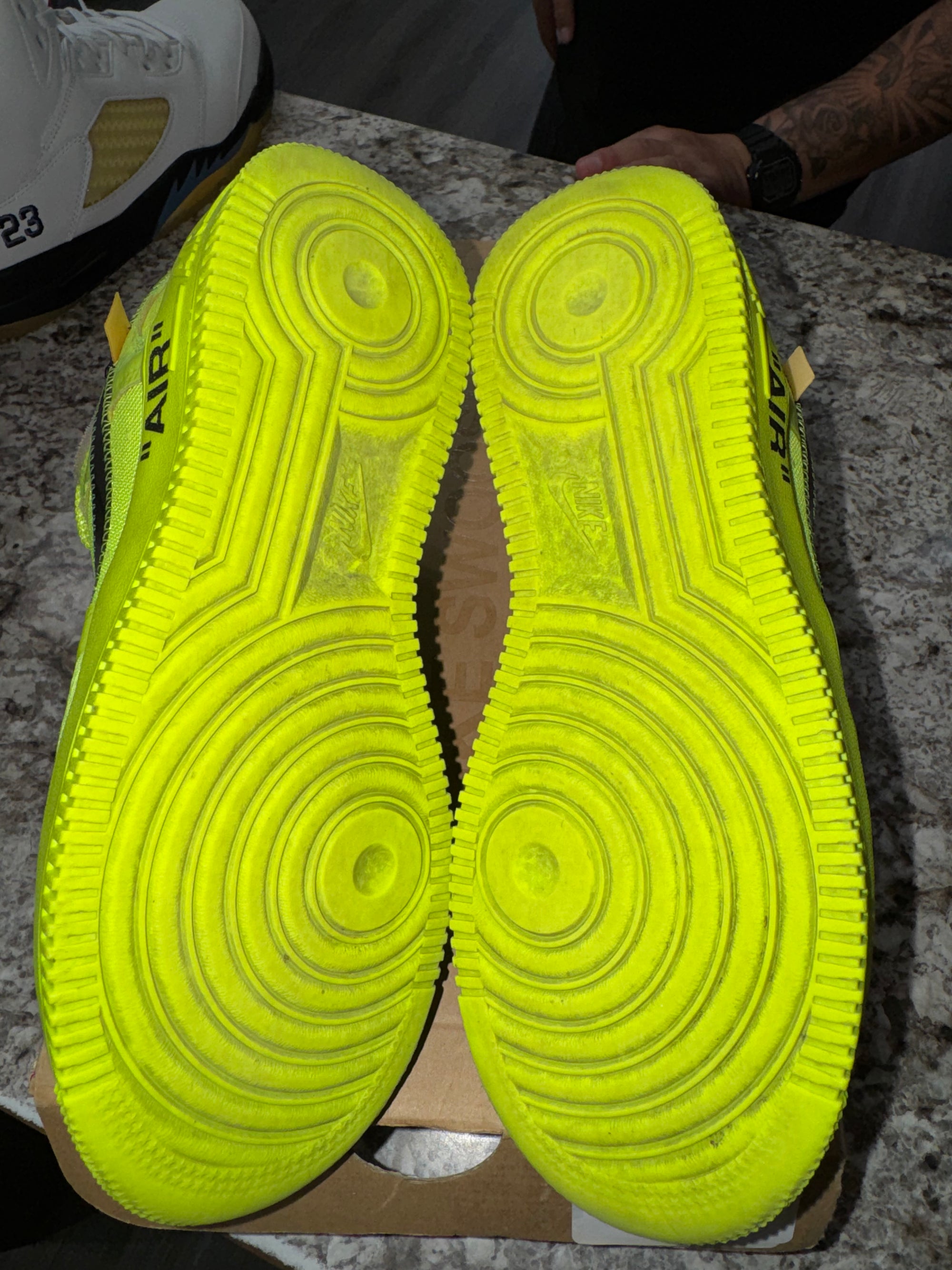 Nike Air Force 1 Low Off-White Volt