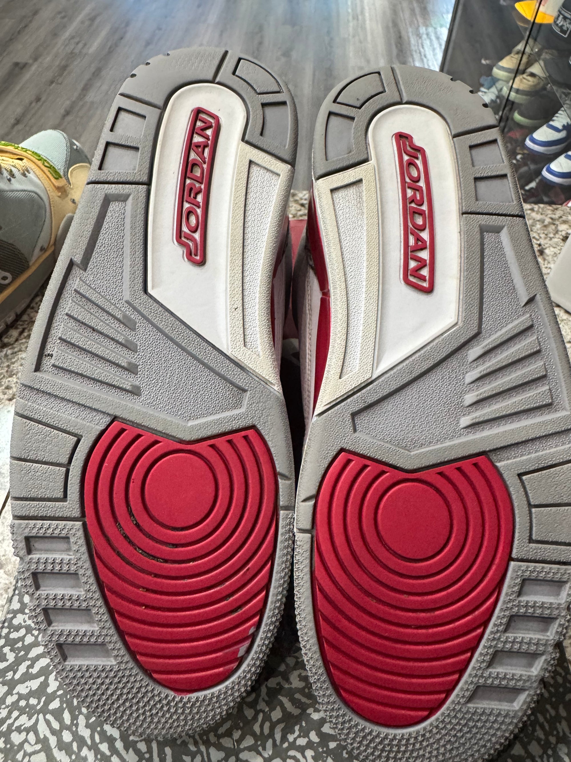 Jordan 3 Retro Cardinal Red (Damaged Box)