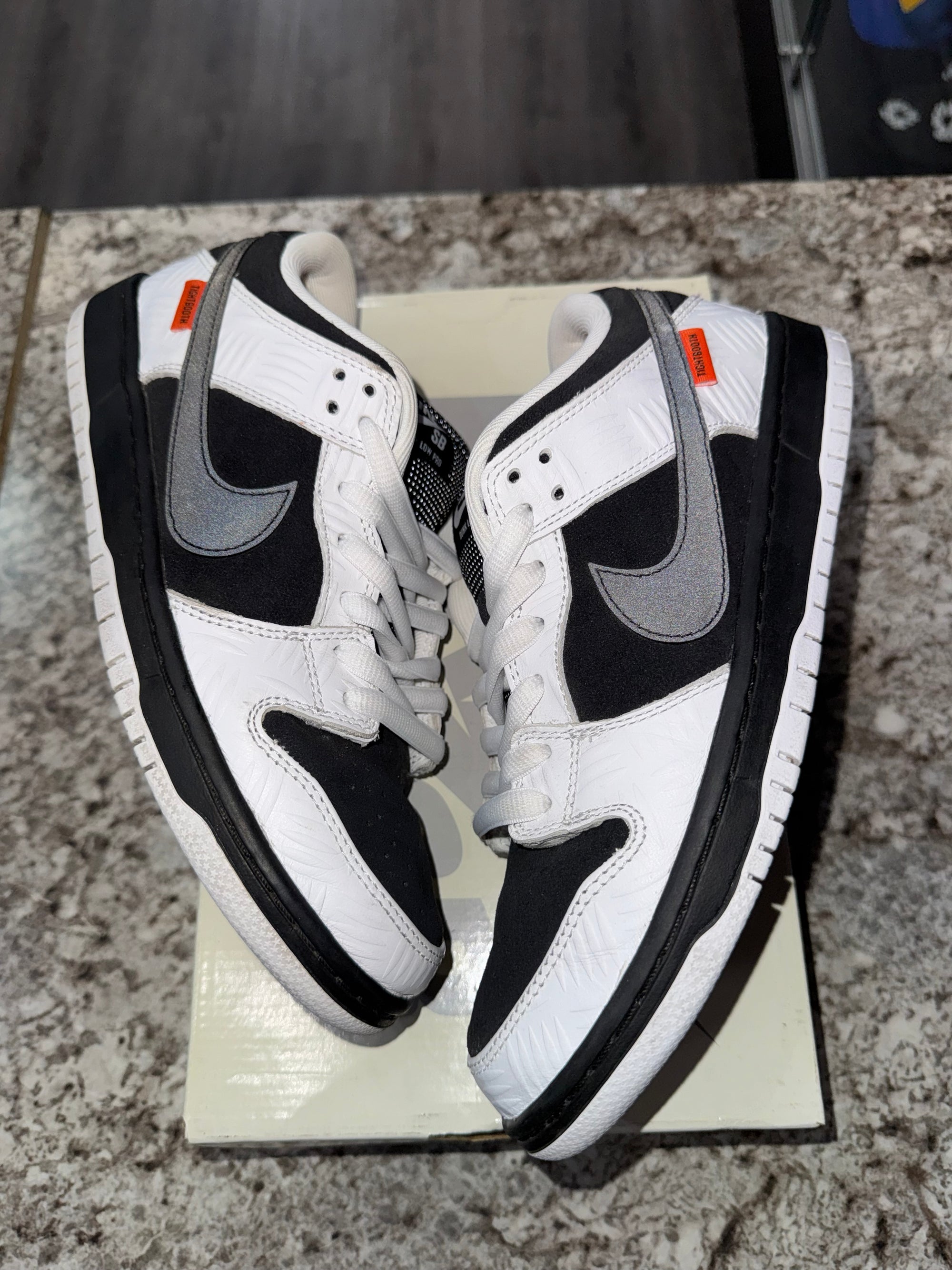 Nike SB Dunk Low TIGHTBOOTH