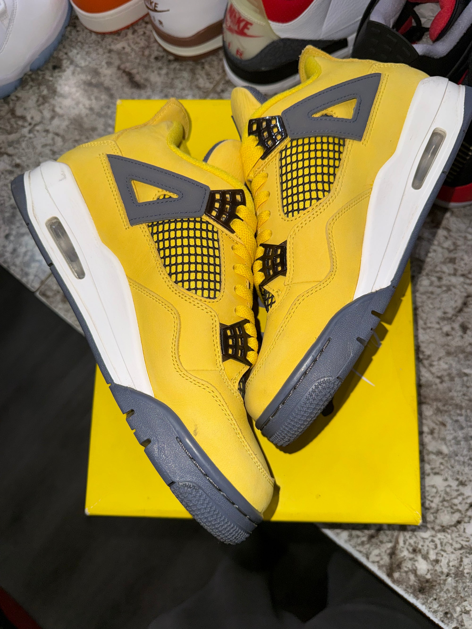 Jordan 4 Retro Lightning (2021)
