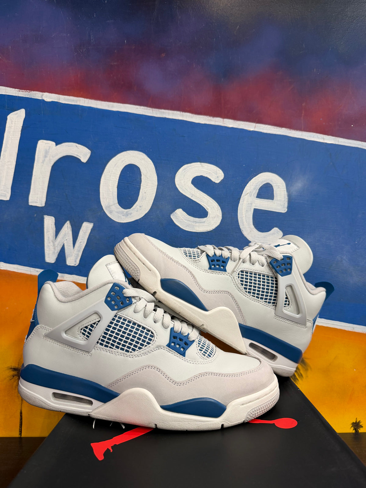 Jordan 4 Retro Military Blue (2024)
