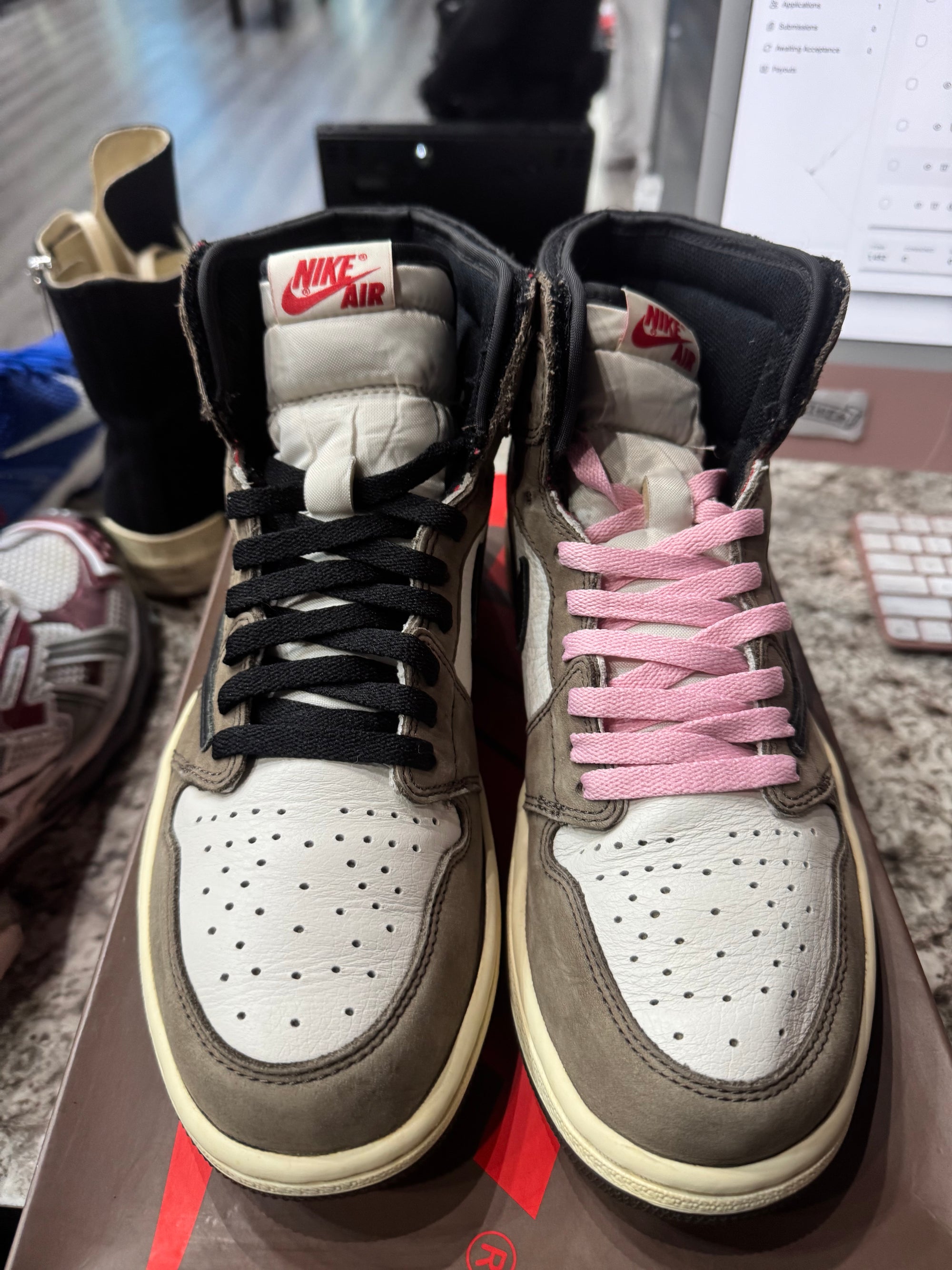 Jordan 1 Retro High OG SP Travis Scott Mocha