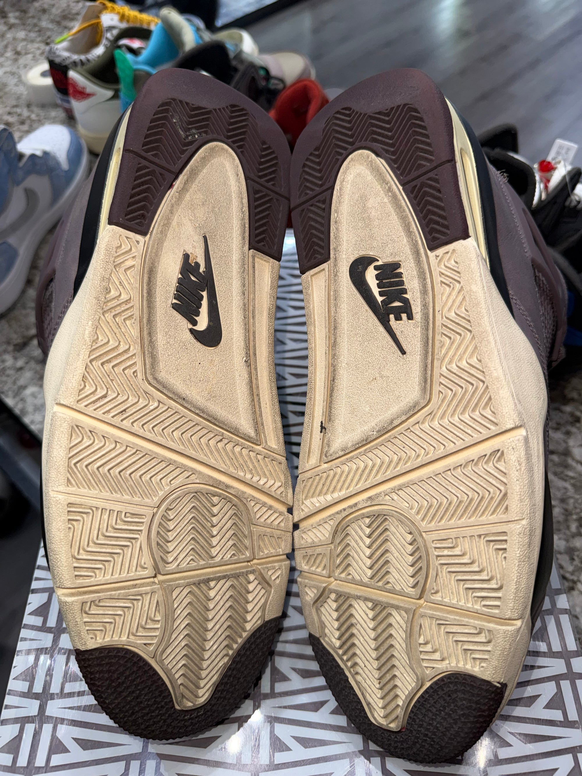 Jordan 4 Retro SP A Ma Maniére Violet Ore