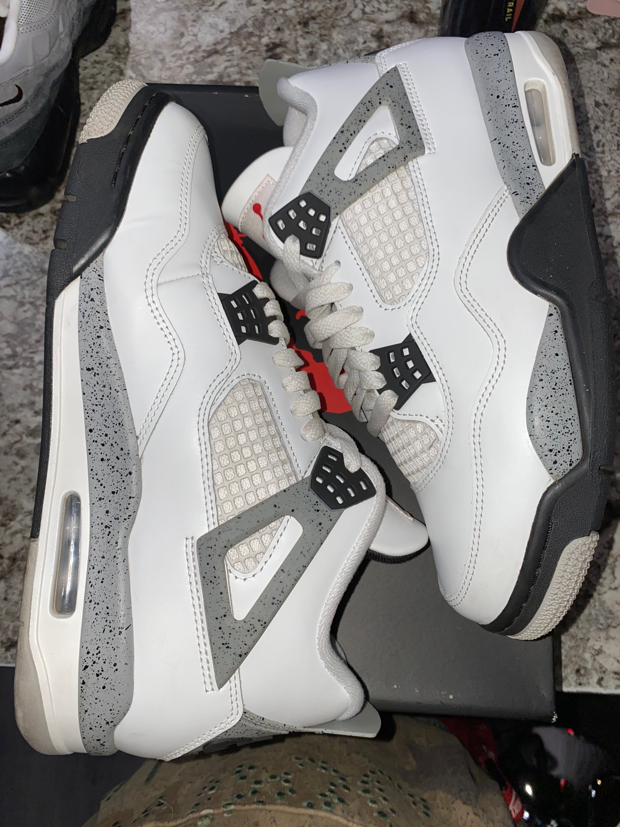 Jordan 4 Retro White Cement (2025) (DAMAGED BOX)