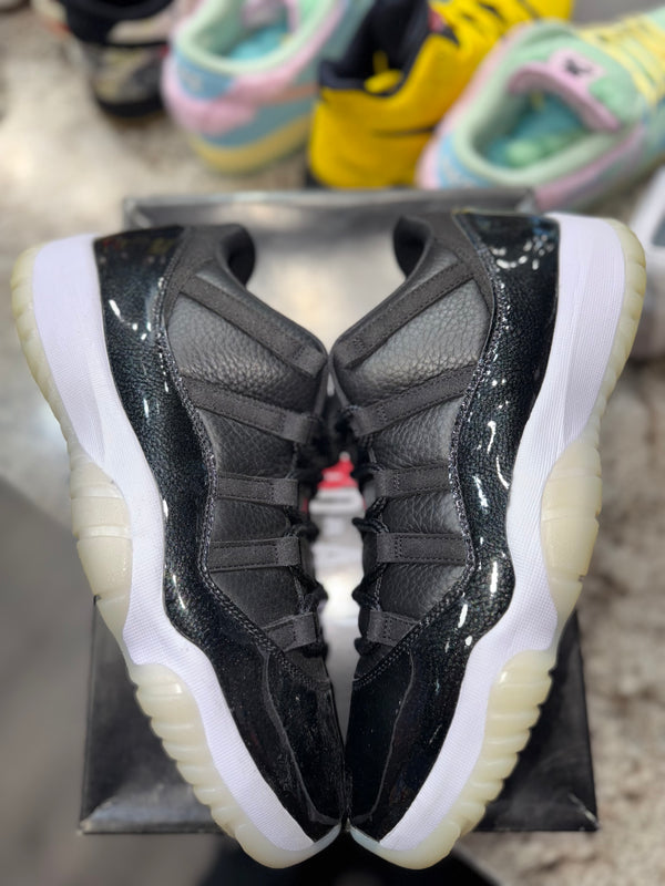 Jordan 11 Retro Low 72-10