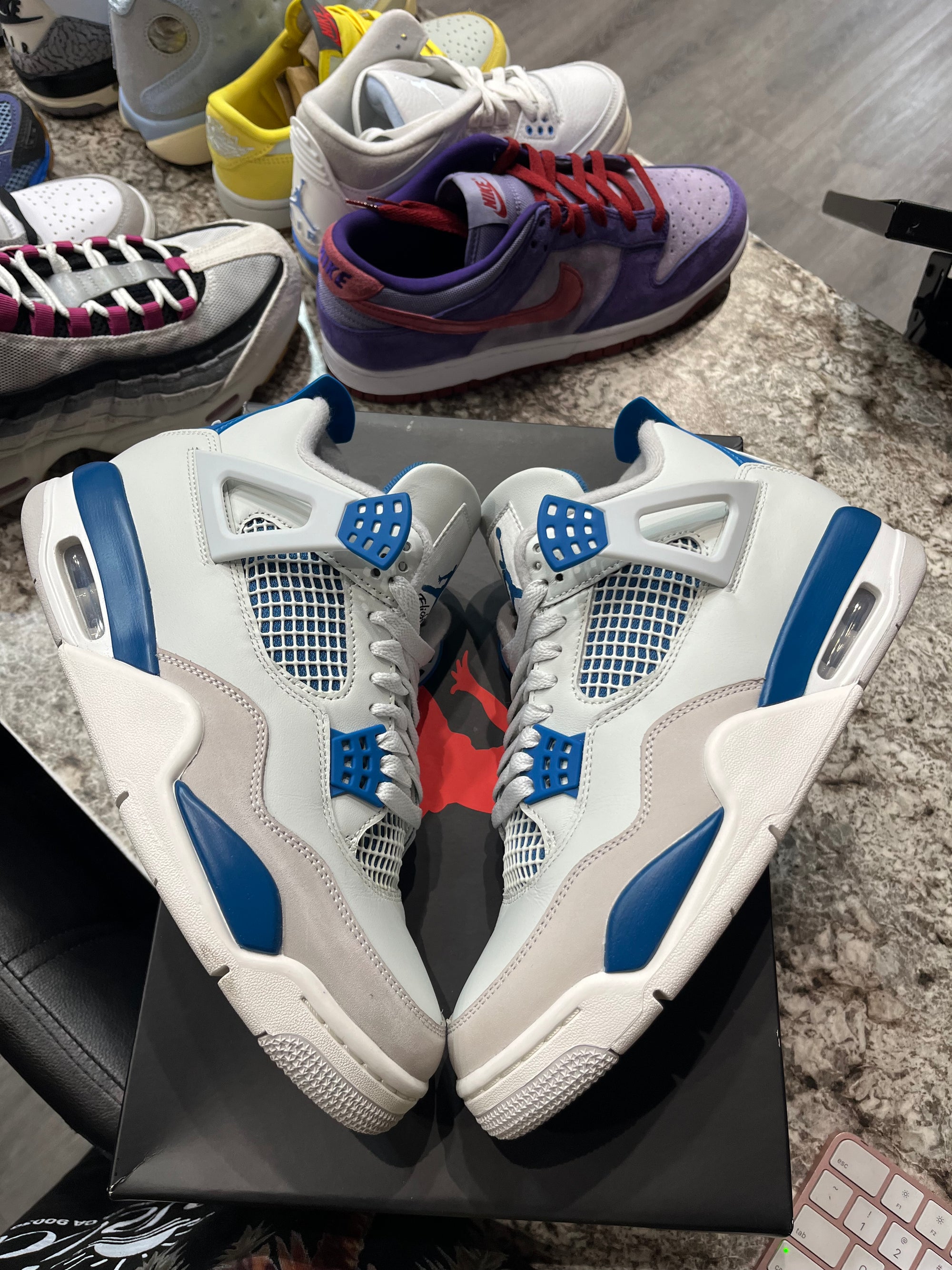 Jordan 4 Retro Military Blue (2024)