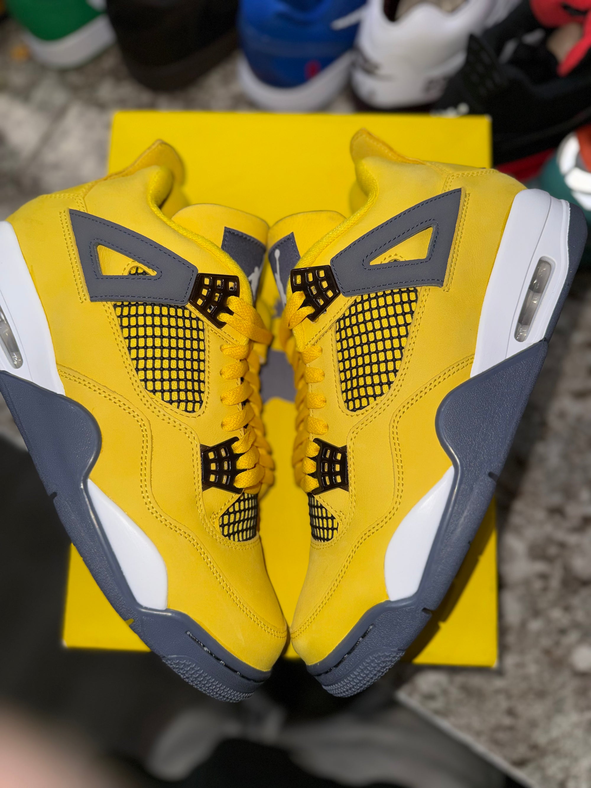 Jordan 4 Retro Lightning (2021)