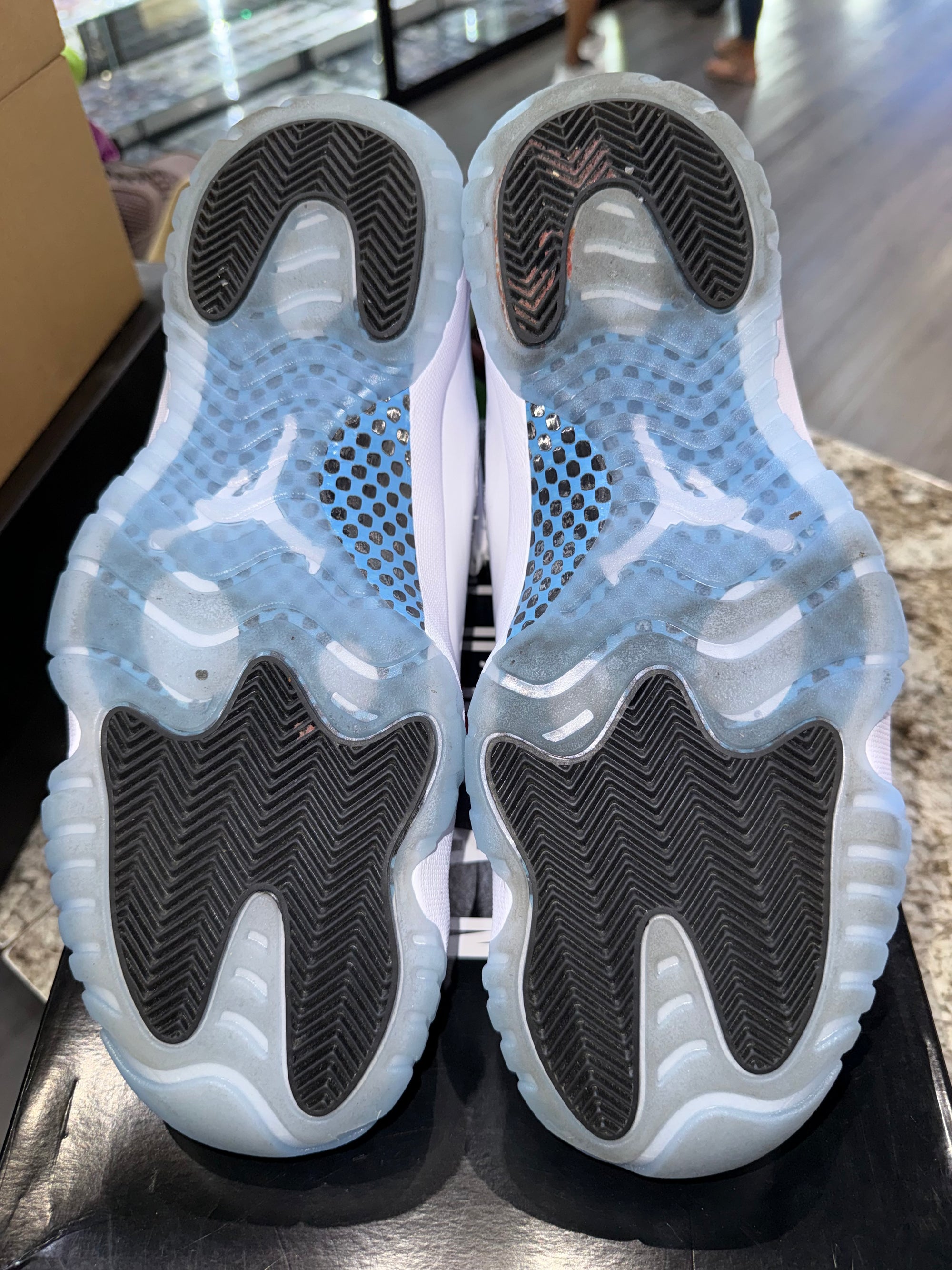 Jordan 11 Retro Legend Blue (2024)